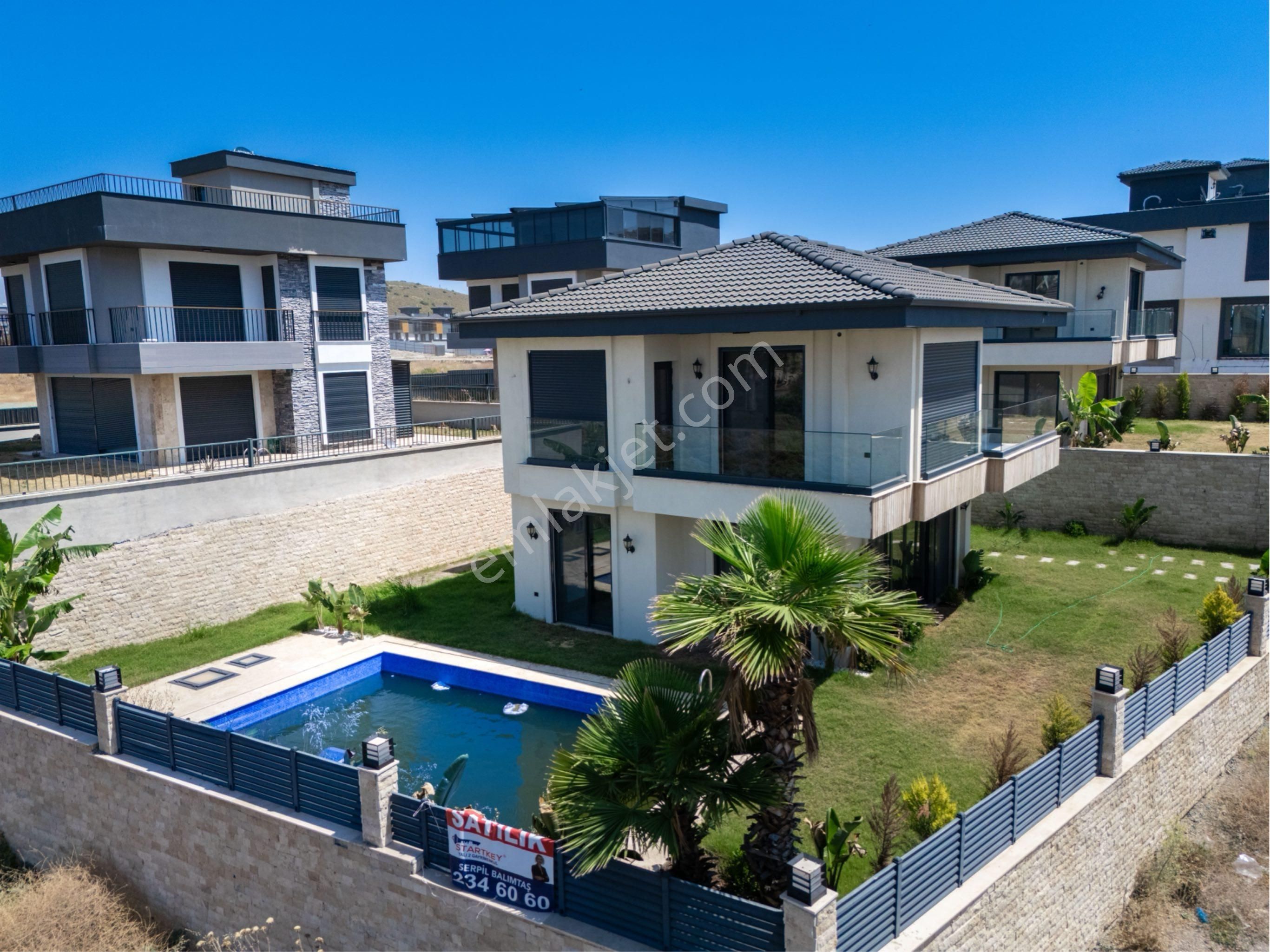 Seferihisar Akarca’da Full Deniz Manzaralı Havuzlu Villa