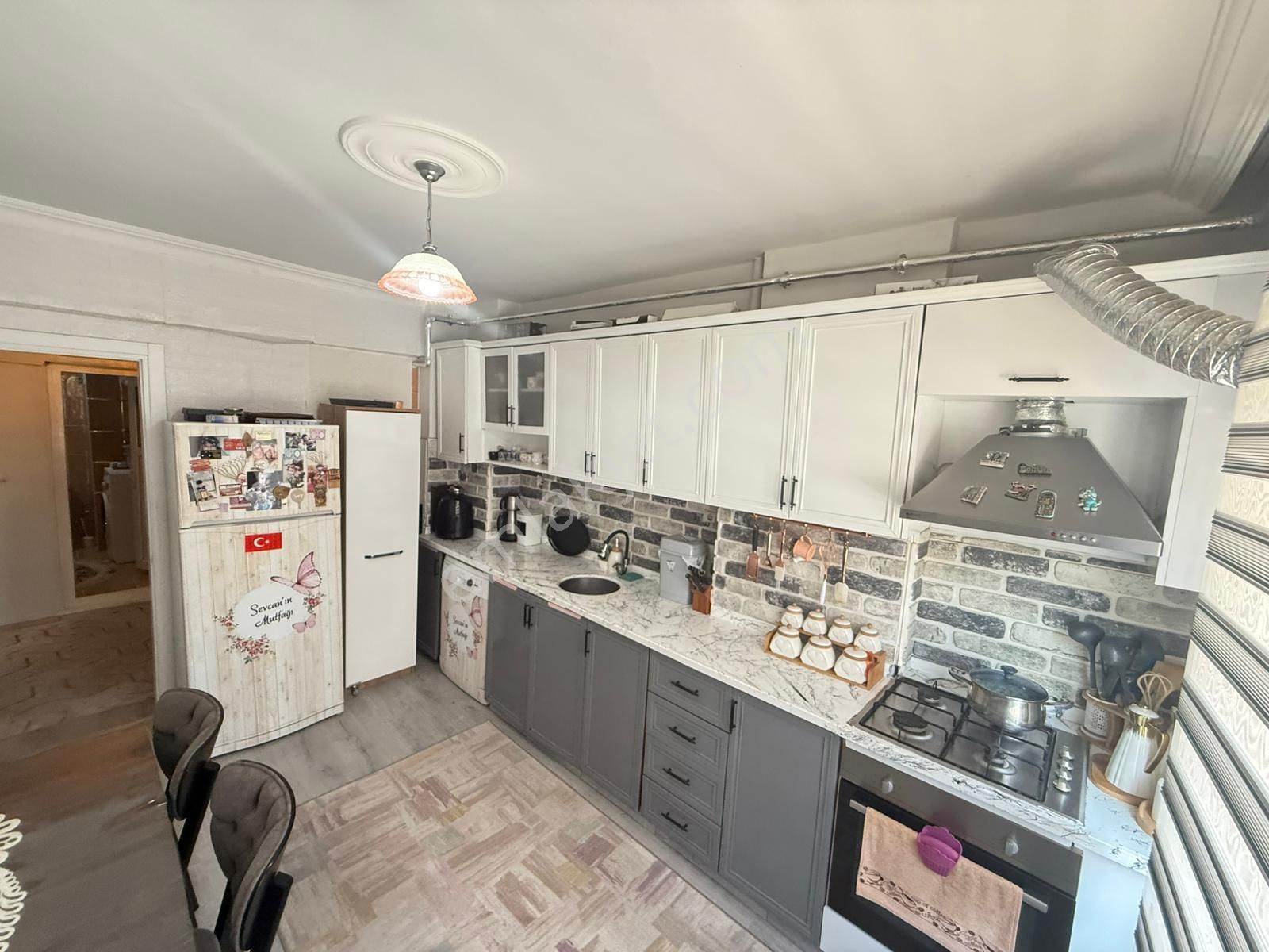 Akyüz Gayrimenkul Den; Merkezı Konumda Kiracılı Satılık 2+1 Daire