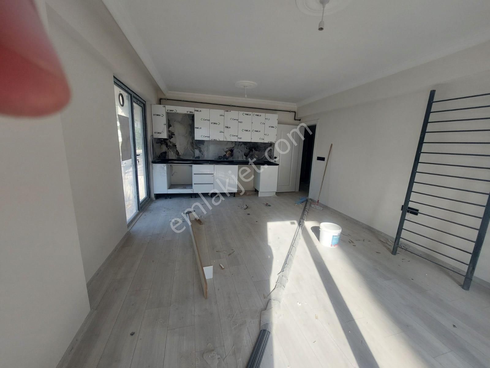 Merkezde Sıfır Sahile Yakın Konak Emlak'tan Daire