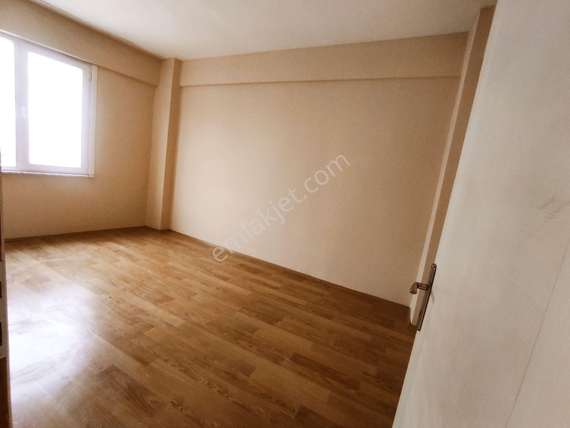 Büşra Gayrimenkulden Satılık Daire 2+1 Kat2 Boyalı 90m2 Karanlık Odası Yok Doğalgaz Kapıda