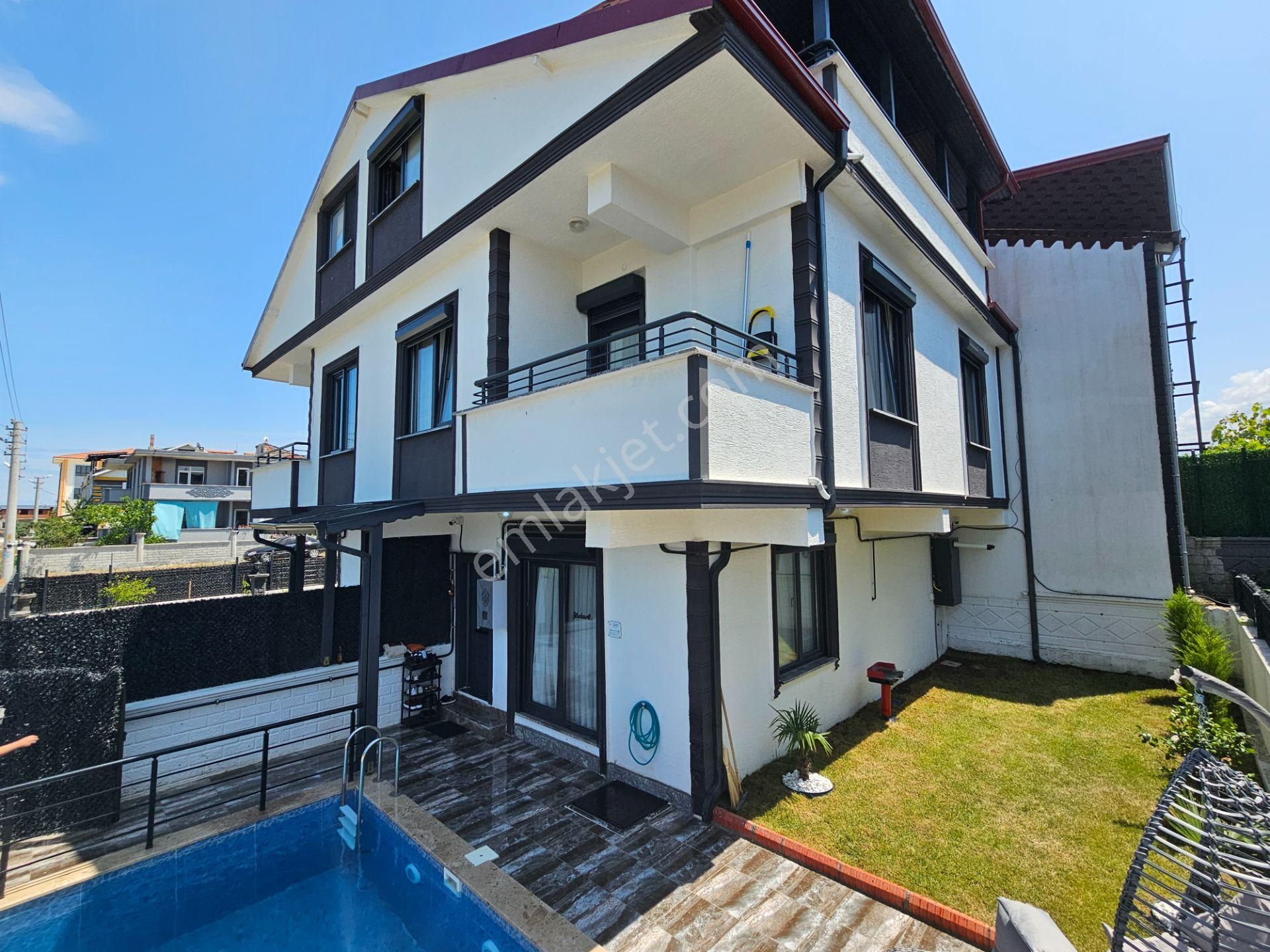 Denizden 4+1 Ön Cephe , Müstakil Havuzlu, Full Eşyalı Lüks Villa