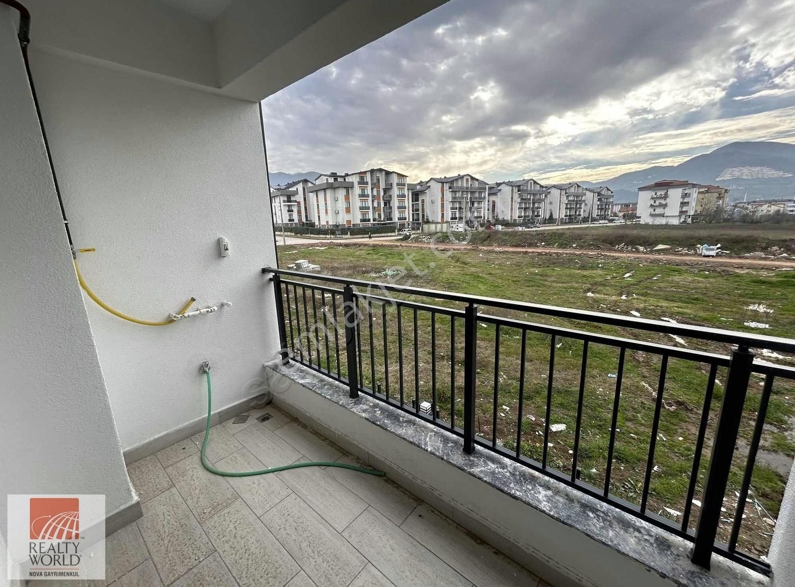 Başiskele Fatih Mah. Lotus Mahza Sitesi Lüks 3+1 Geniş Arakat