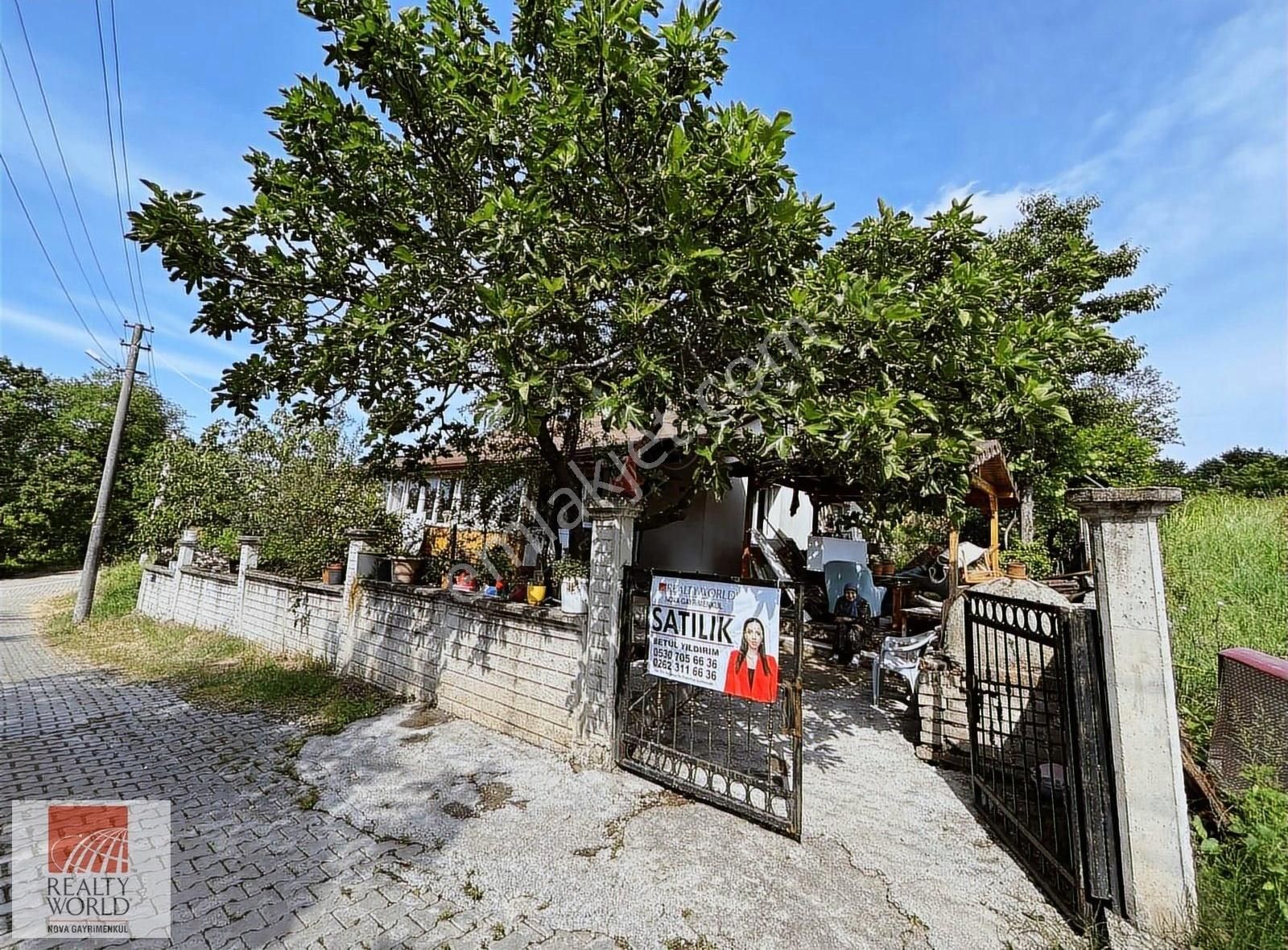 Başiskele Yeniköy Doğa İle İç İçe 310 M² Arsa İçinde Müstakil Ev