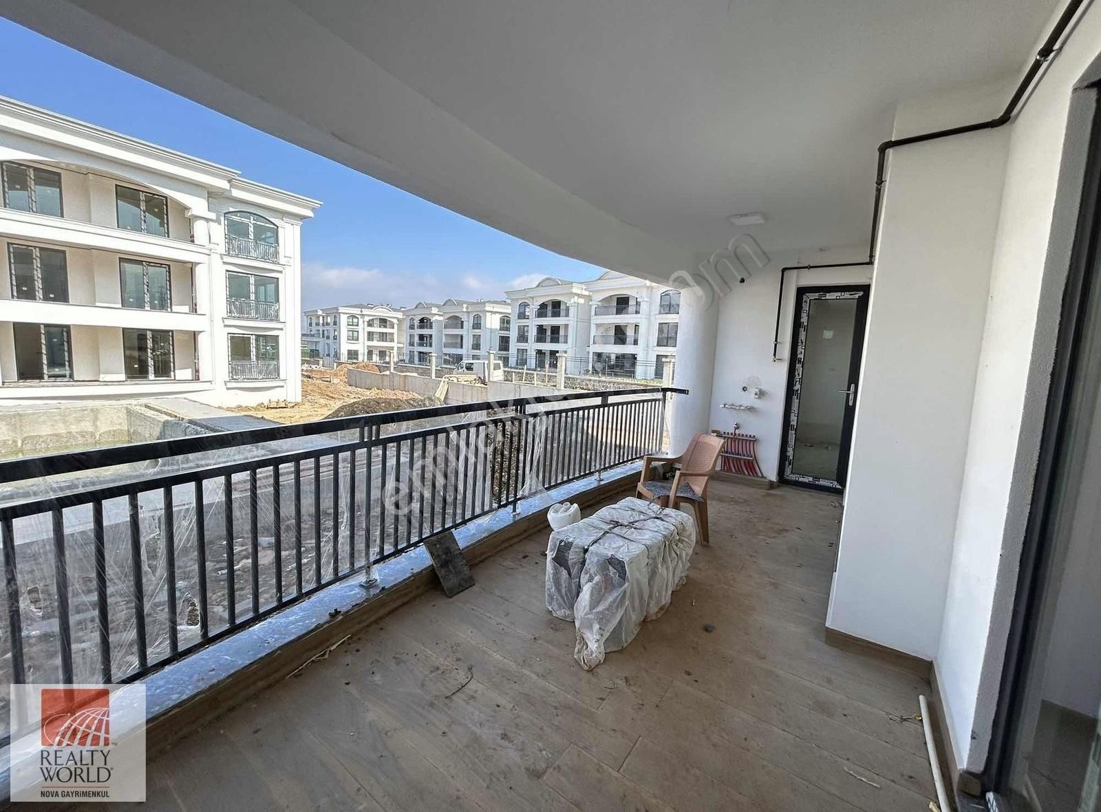 Kartepe Bağdat Cad. Site İçi Havuz Cephe Lüks 3+1 Daire