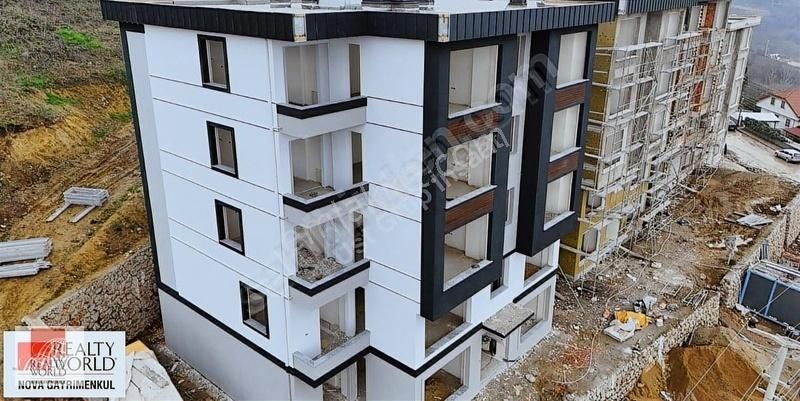 Başiskele Mezire Bahçecik Sitesi Deniz Manzaralı 2+1 Arakat