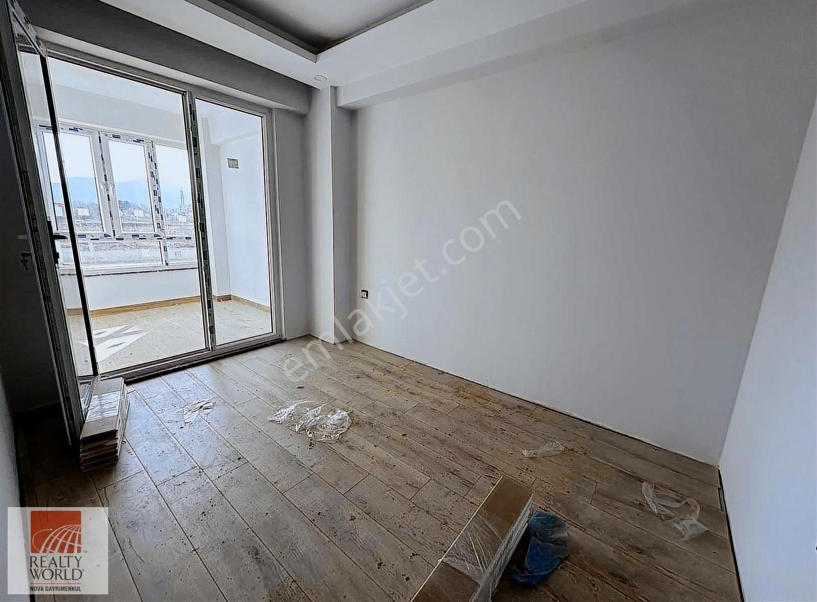 Bağdat Cad.havuzlu Site İçi 2+1 Geniş Arakat Daire