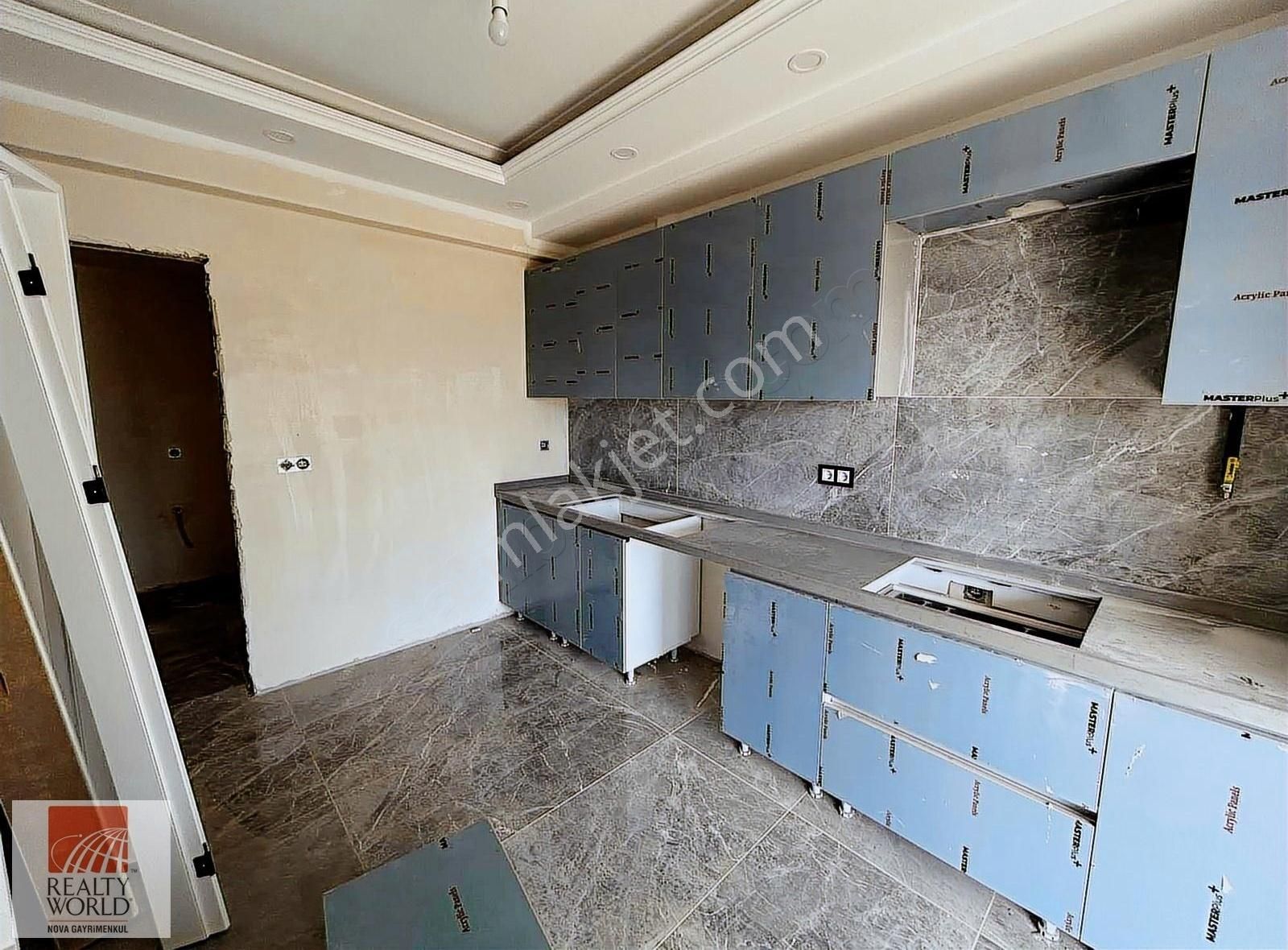 Kartepe Bağdat Cad. Site İçi Havuz Cephe Lüks 3+1 Üst Kat Daire