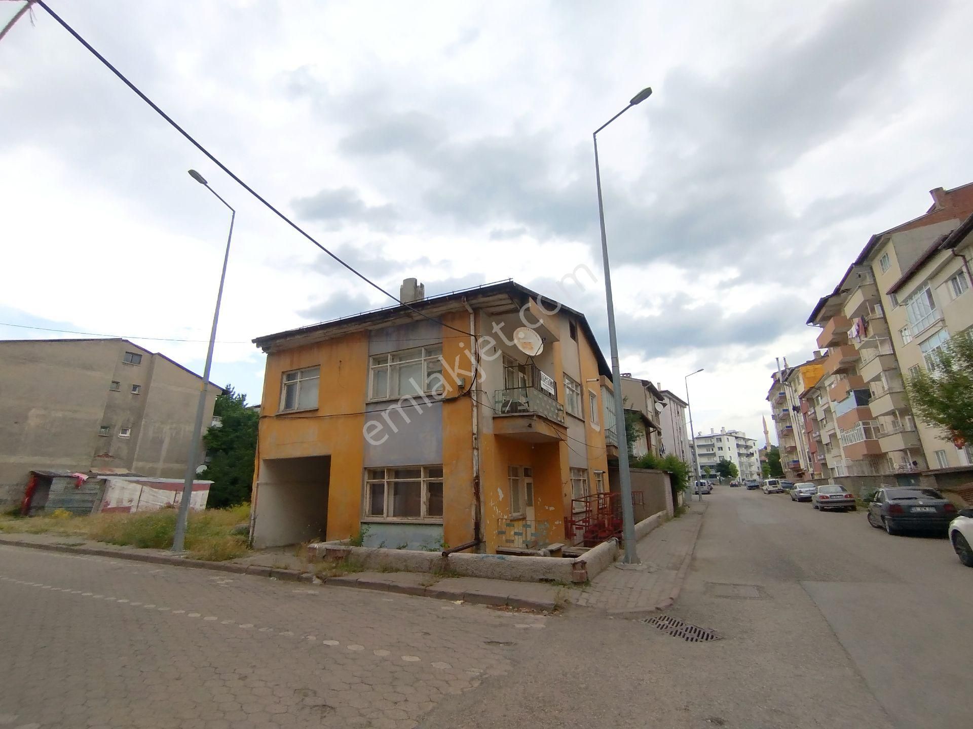 Sivas Satılık Bina Gülyurt Mah. 3 Katlı 380m2 - Görsel 4