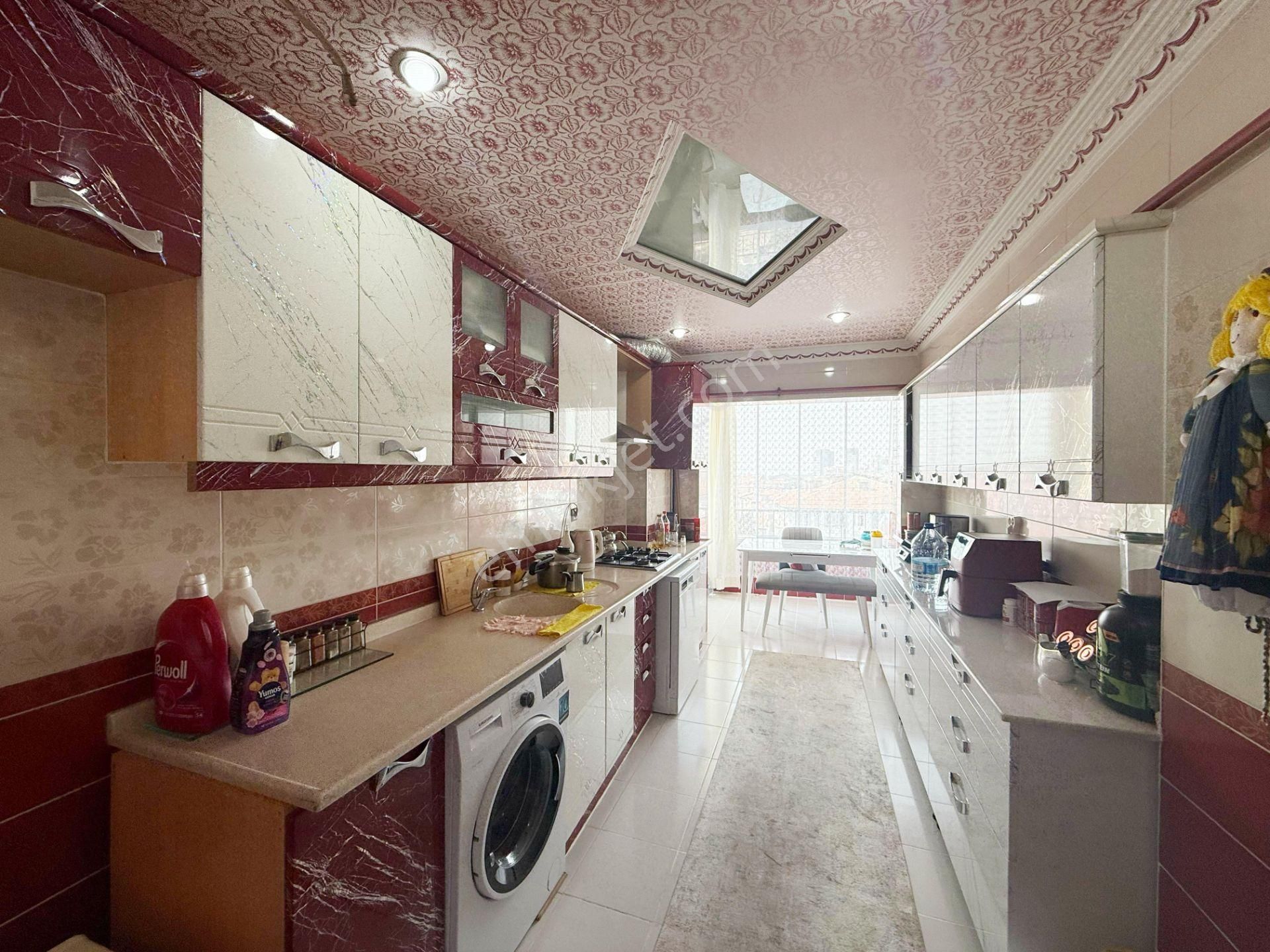 Nam-ak Emlak'tan Merkezde 3+1 Yapılı Daire