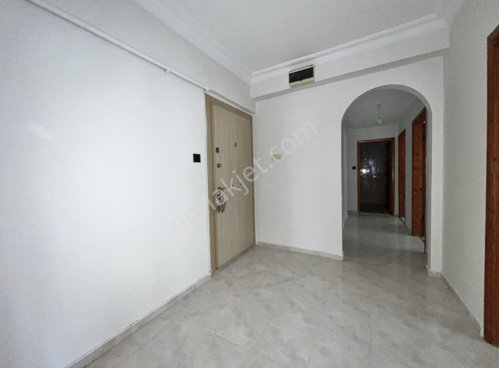 Bakırhan Emlak'tan Merkez'de Yüksek Giriş 2+1 Satılık Daire