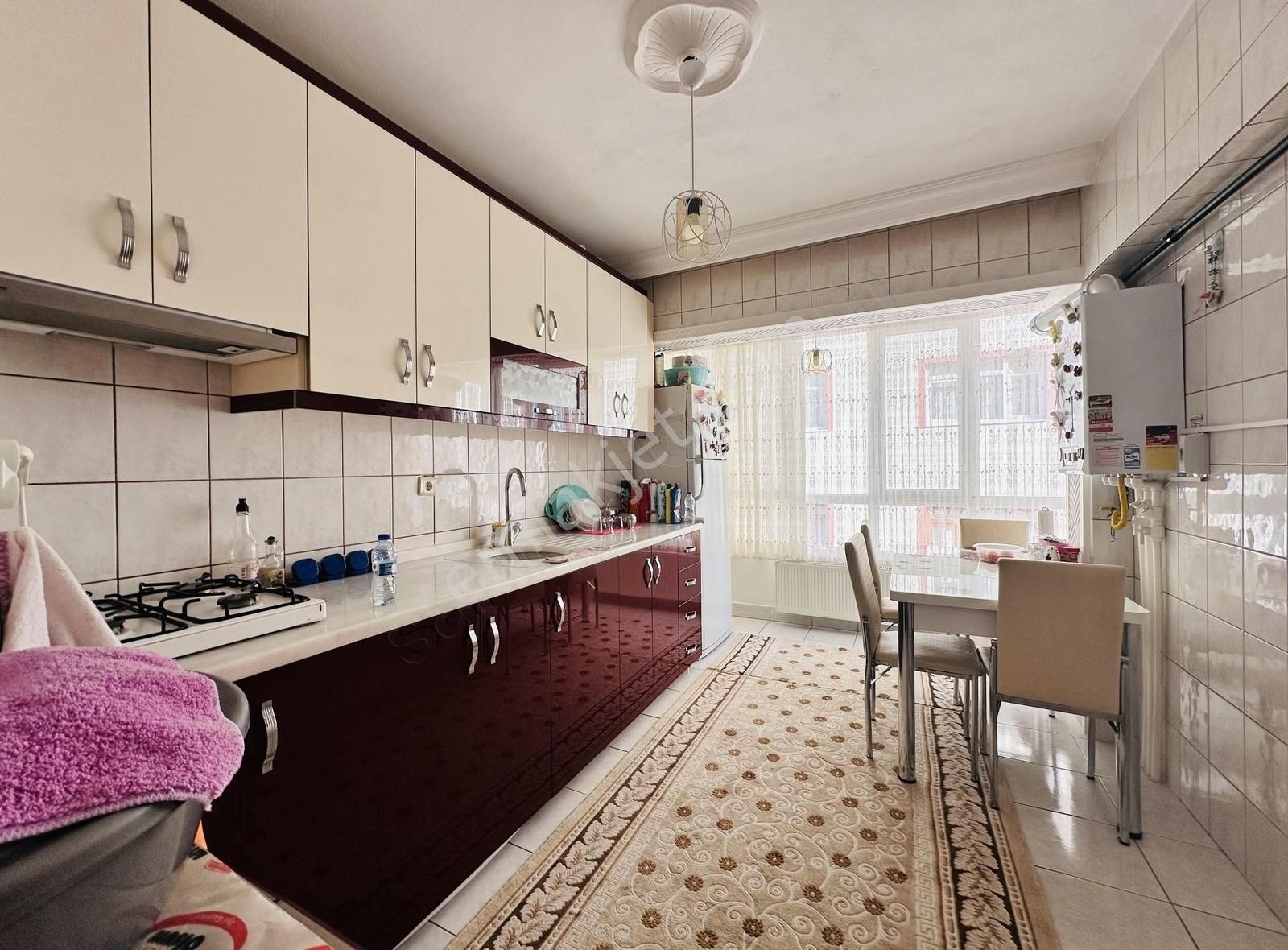Bakırhan Emlak'tan Merkez'de 3+1 Güney Cephe 3.kat Satılık Daire