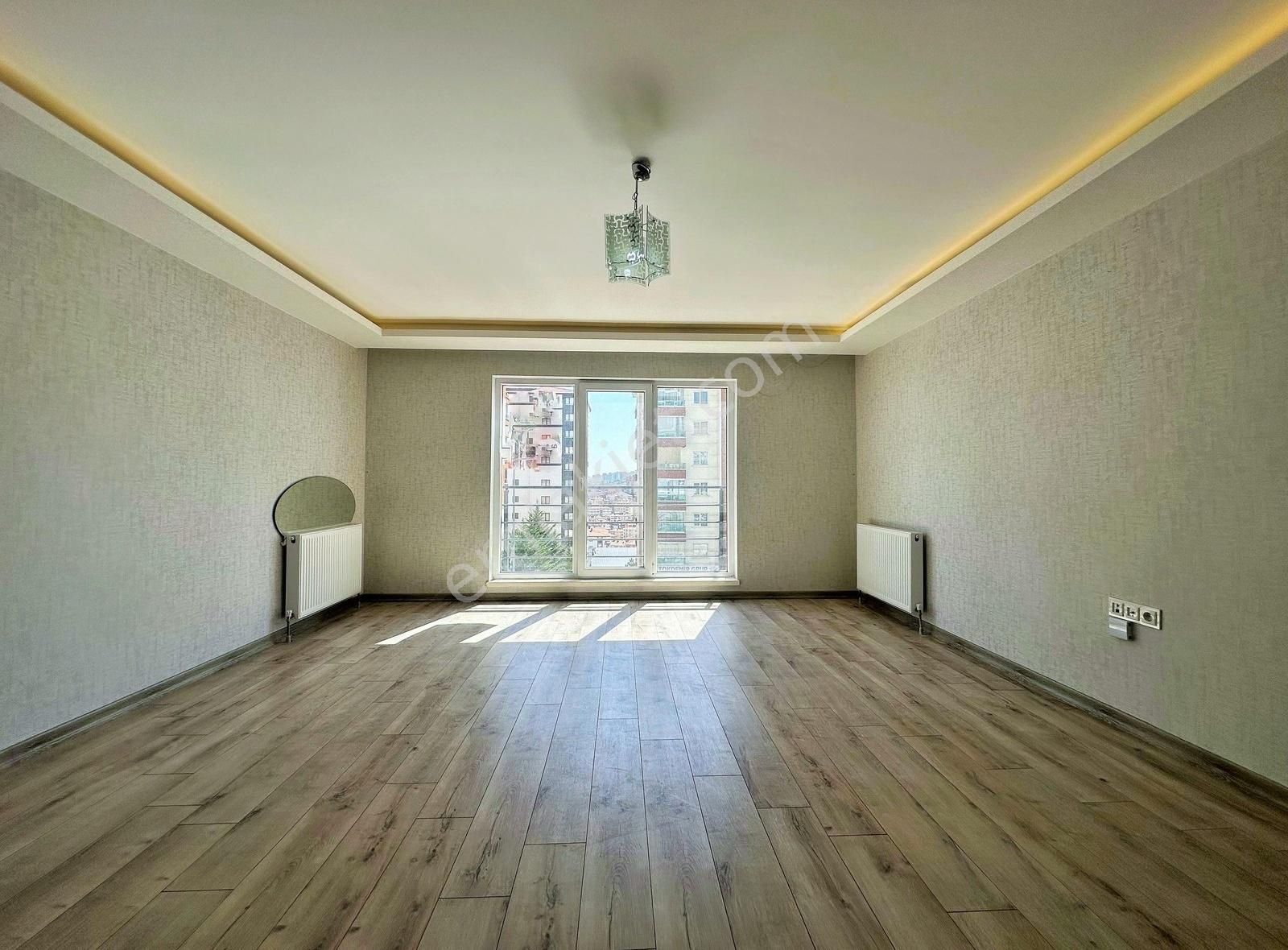 Bakırhan Emlak'tan Merkez'de Güney Cephe Masrafsız Site Dairesi
