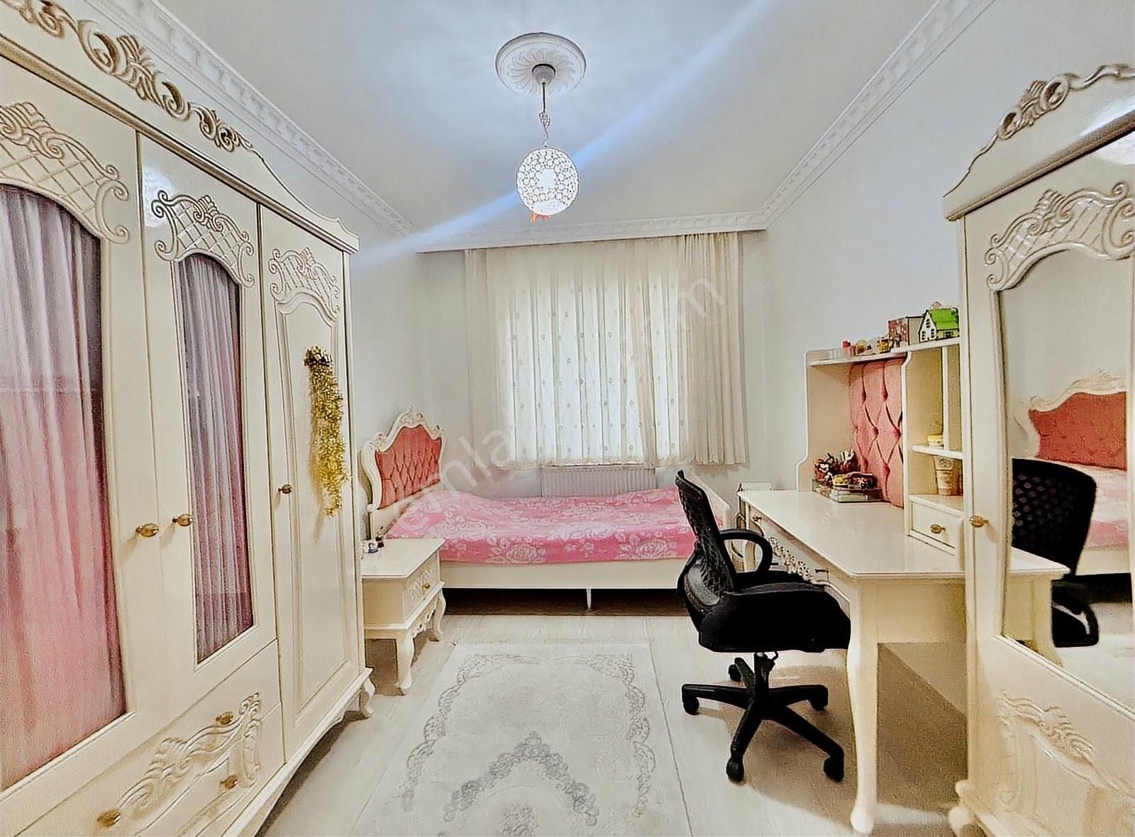 Bakırhan Emlak'tan Site İçerisinde Teras Balkonlu E.banyolu 4+1█