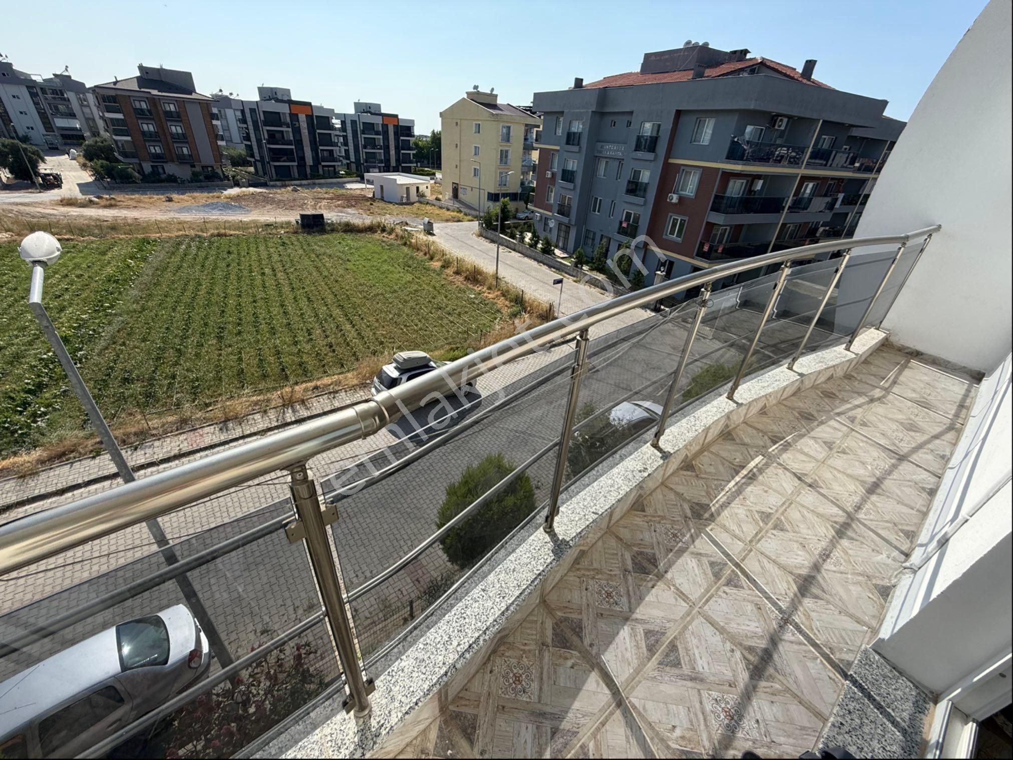 Kuşadası Davutlarda Satılık Yatırımlık 1+1 Daire