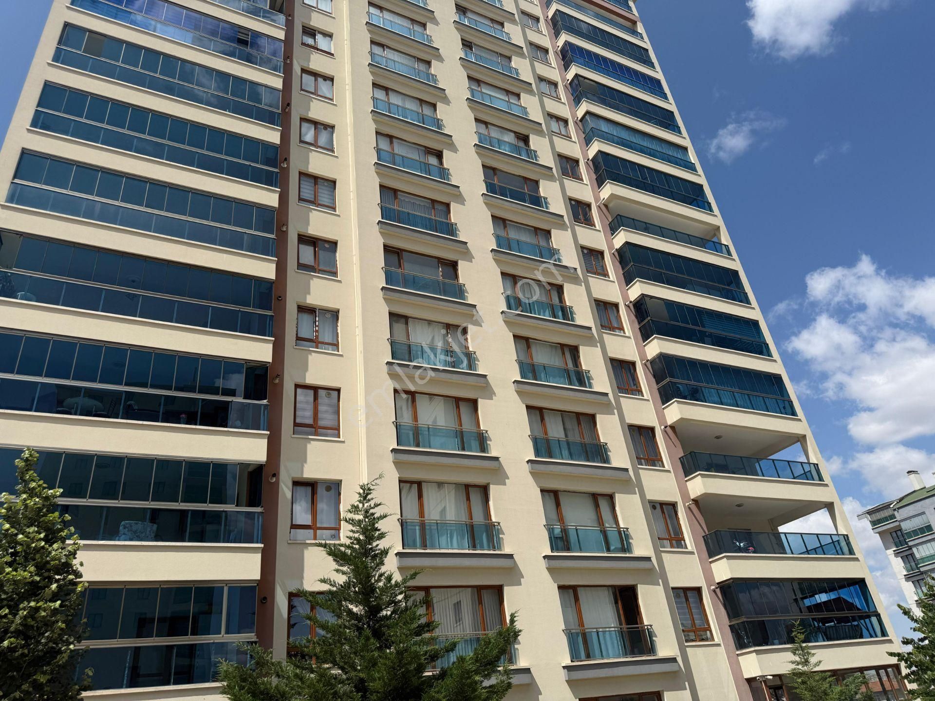 Cb Vizyon'dan Güneşevler Loca Life Ta Ara Kat 4+1 Kiralık Daire