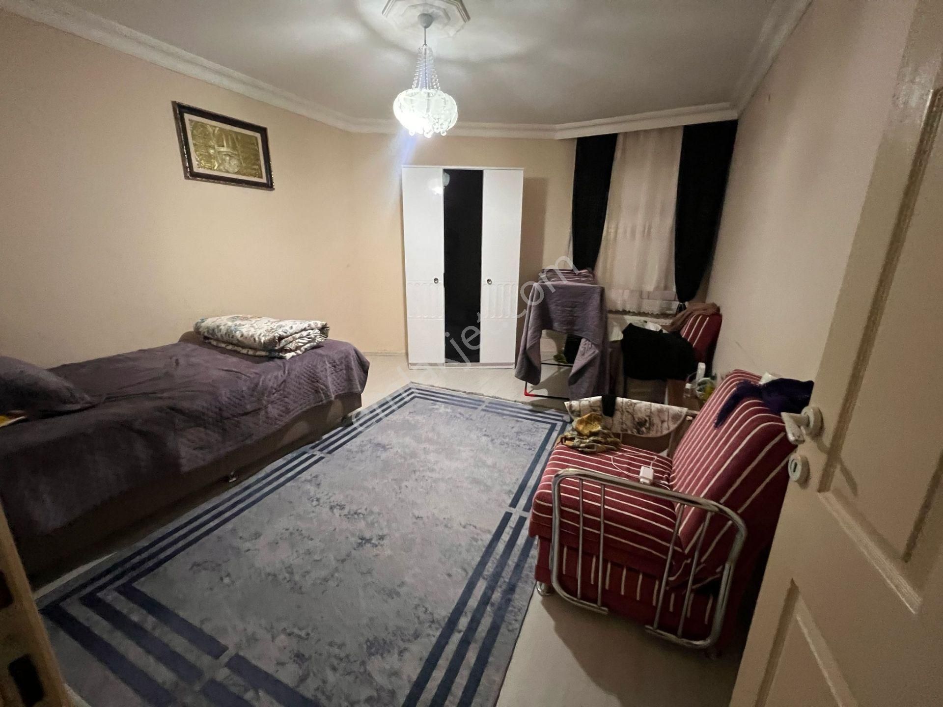 Büşra Gayrimenkulden Satılık Daire 2+1 Kat 1 Doğalgazlı Kombili 90m2 Bina Yaşı 14