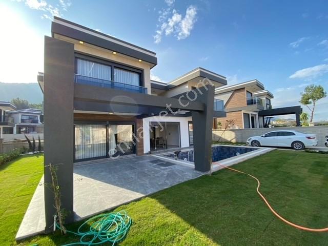 Kuşadası Güzelçamlı Mevki Ormana Komşu Yeni Müstakil Villa - Görsel 24
