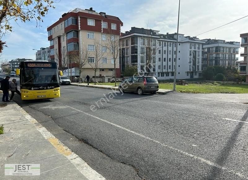 Beylikdüzü Adnan Kahveci Kolejler Kısa Kat Satılık Yaz Kampanya