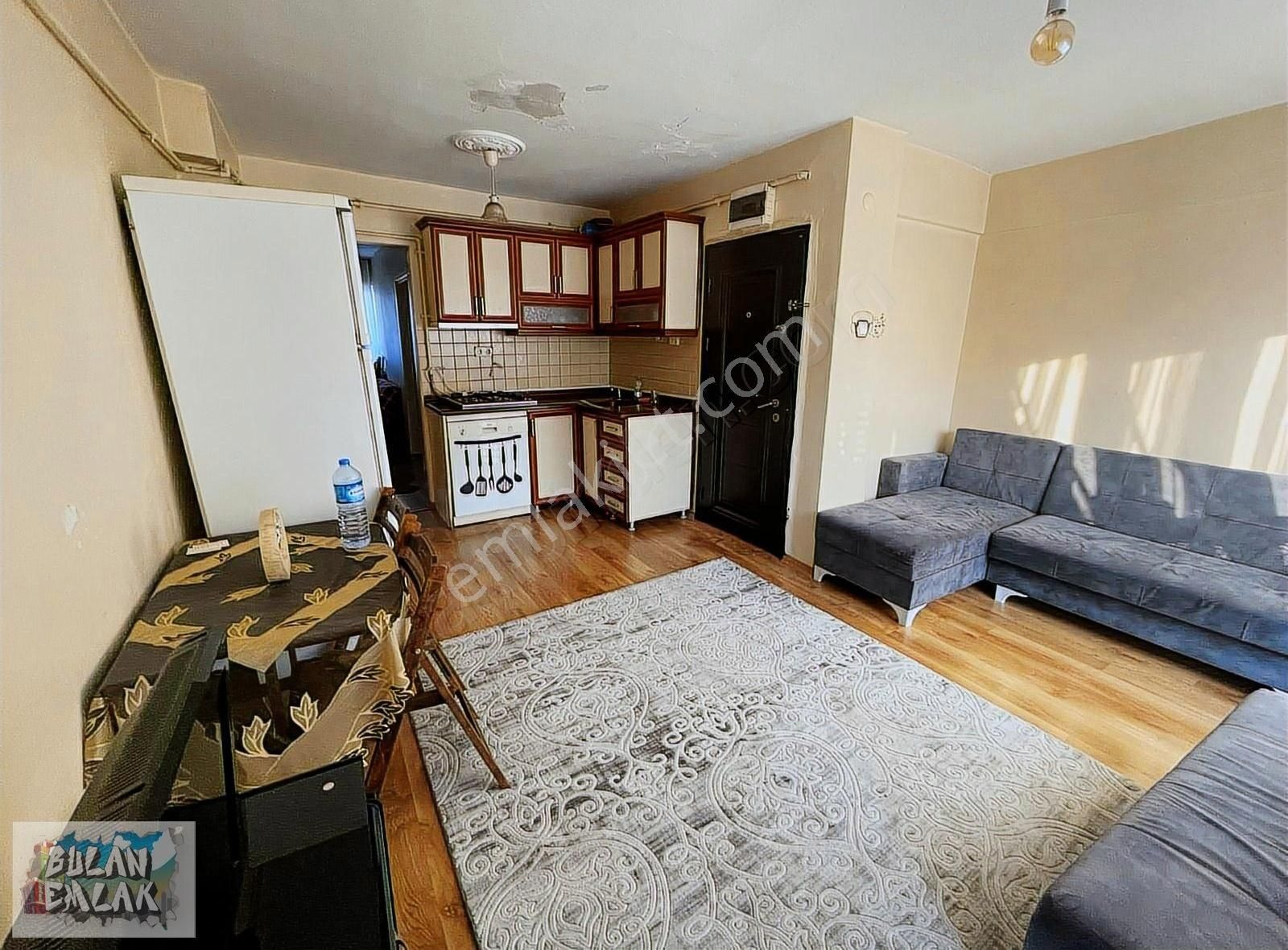 Bulan'dan Ortaköy Dereboyu Caddesinde Full Eşyalı 1+1 Daire