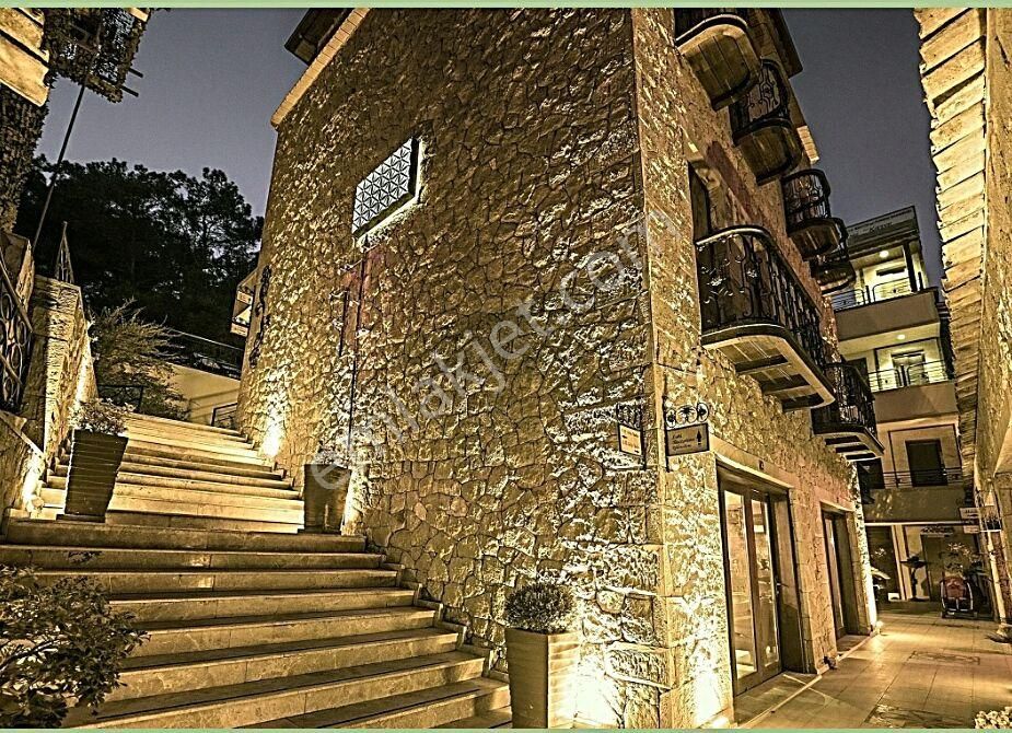 Kazdaglarında 17 Odalı Icınde 600 Parcalık Muze Olan Essız Butık Otel