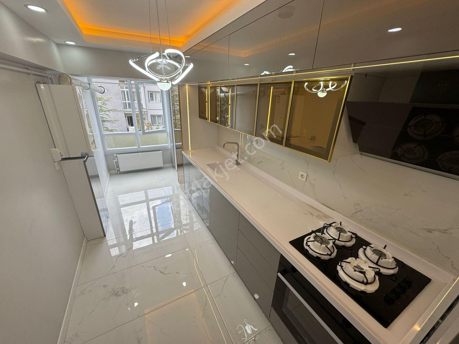 Sincan Osmanlı Mah De Salon Bağımsız Mega Lüx Yapılı Ara Kat 3+1 Daire
