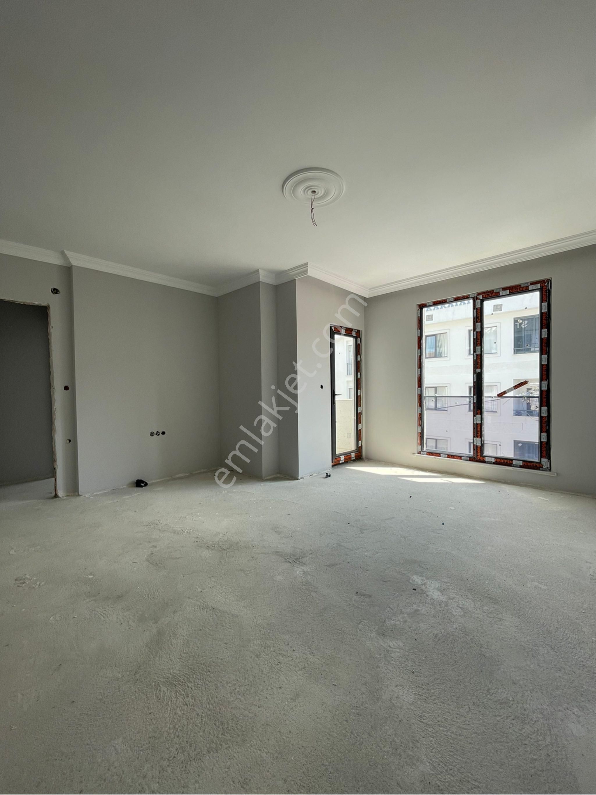 Sultanbeyli Adil Mahallesi 2+1 Sıfır Bina Balkonlu Satılık Arakat Daire