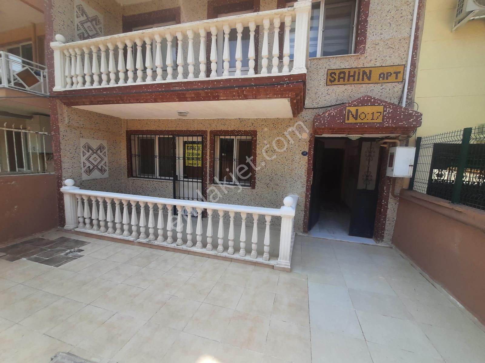 Bornova Atatürk Mah. Merkezinde 3+1 Kiralık Doğalgazlı Daire