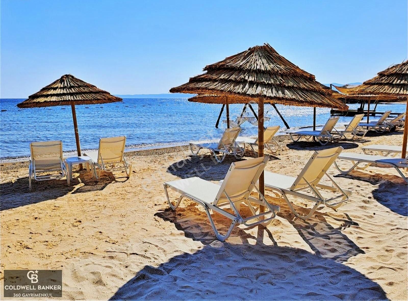 Çeşme Marinera'da Tatil Köyü Konseptinde Kiralık 2+1 Rezidans