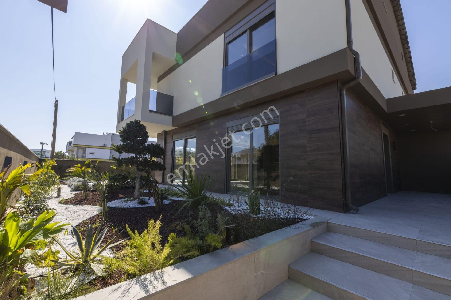 Antalya/muratpaşa /güzel Oba /mh.satılık Villa 4+1