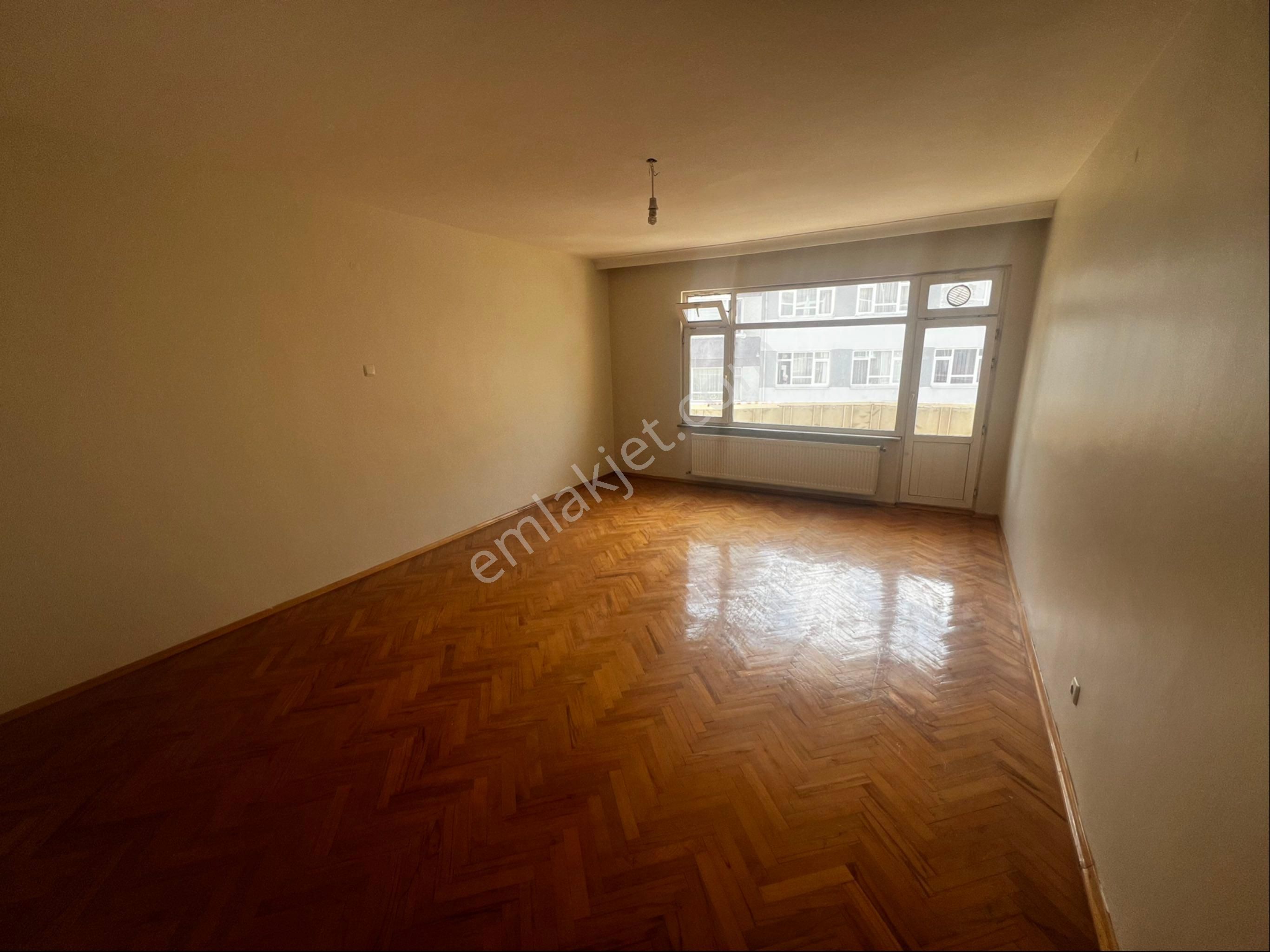 Naz Emlaktan Bağlarbaşı Merkezde 3+1 Kiralık Daire