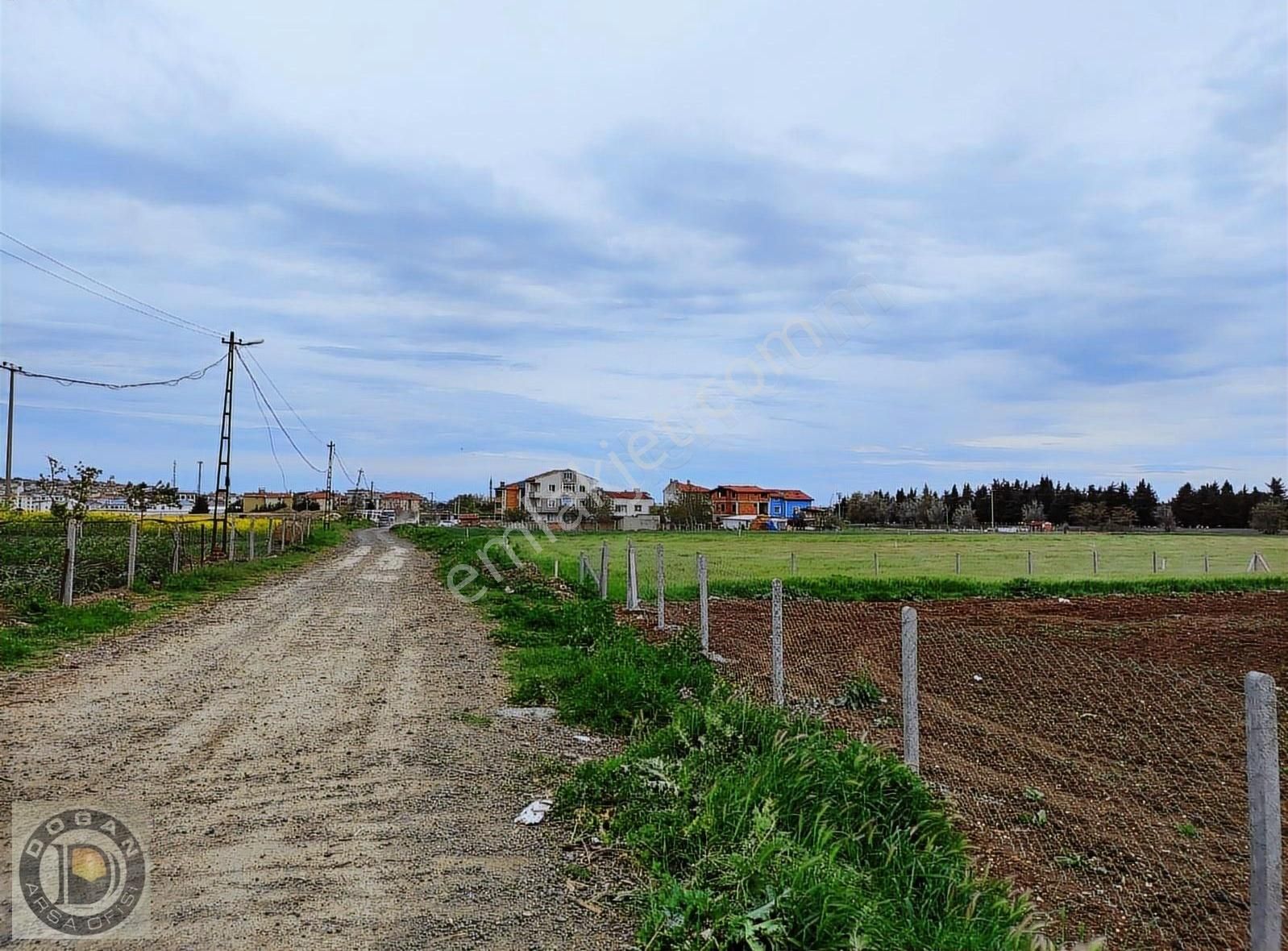 Marmara Ereğlisi Bahçelievlerde Mahallenin Yanında Satılık Arsa