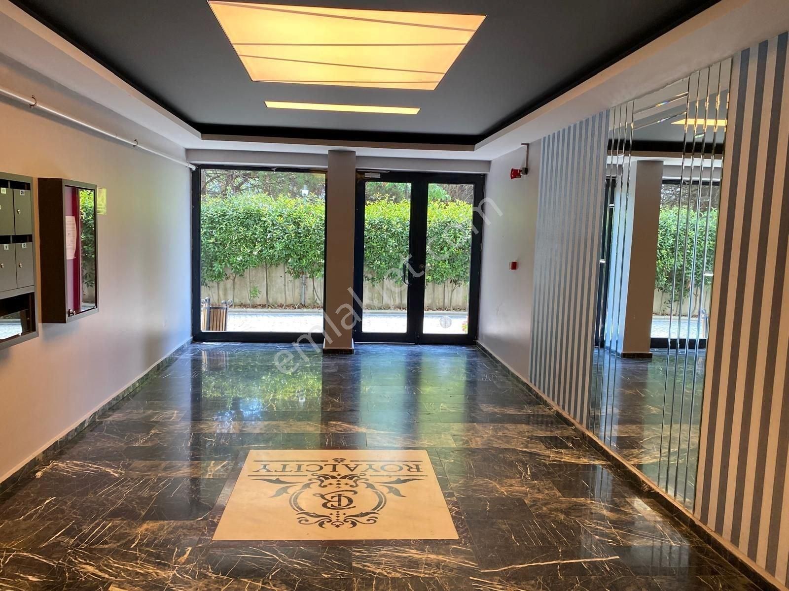 Altın Emlak'tan Yahya Kaptan Royal City De 3+1 Kiralık Lüks Daire
