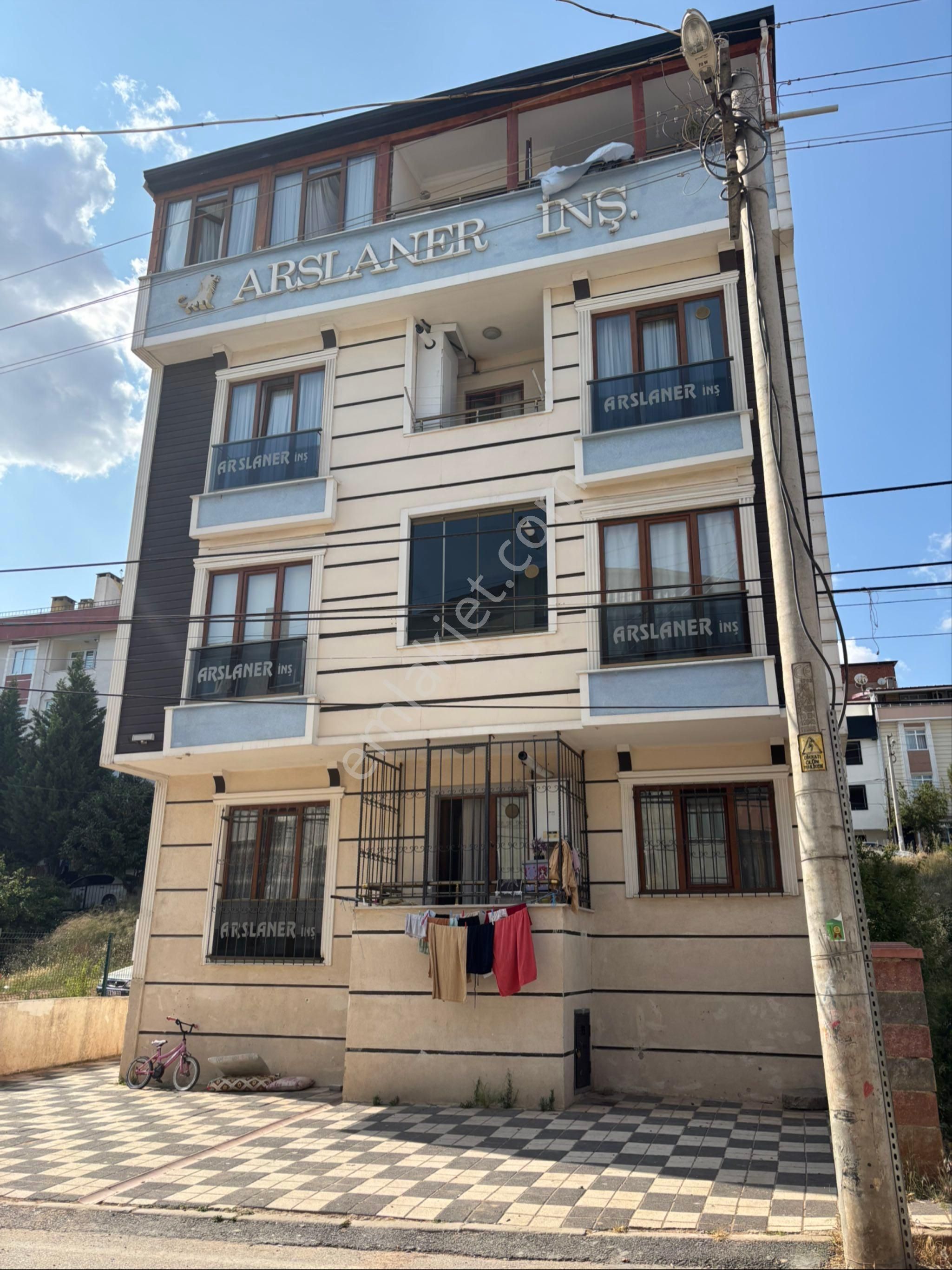 Fenişe Yürüme Mesafesinde