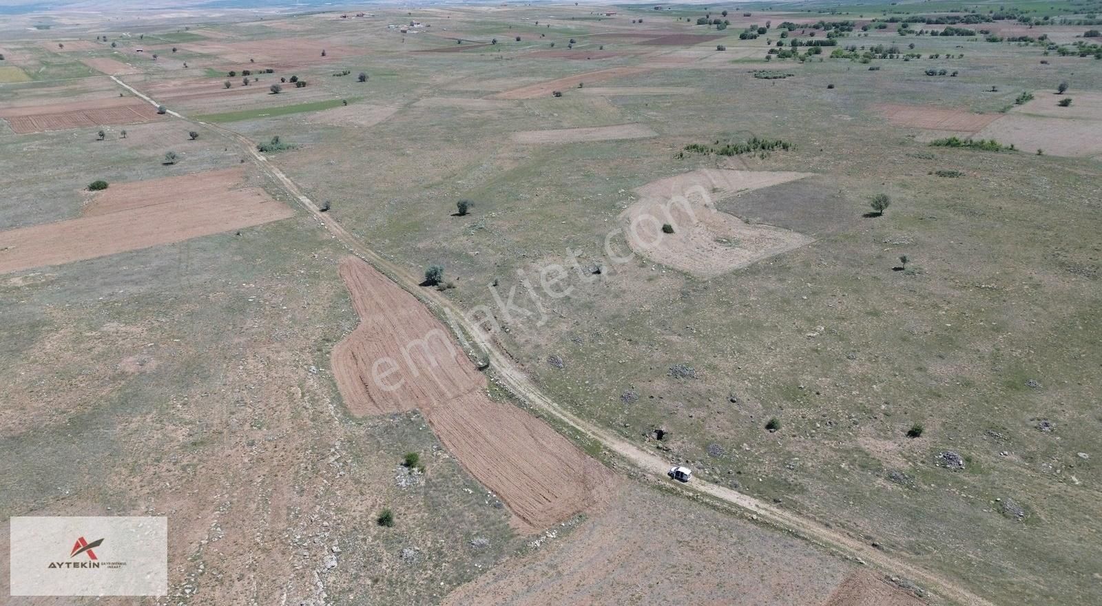Tülce De 4532 M² Müstakil Tarla / Akören / Konya