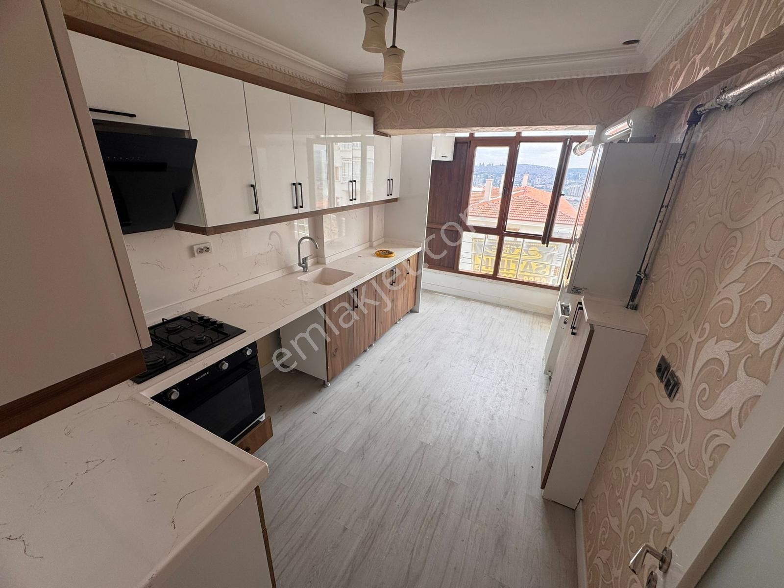 Keçiören Yaylada Cadde Üstü Full Yapılı 220 M2 3 Kat Ön Cephe 5+1 Dublex Satılık Daire