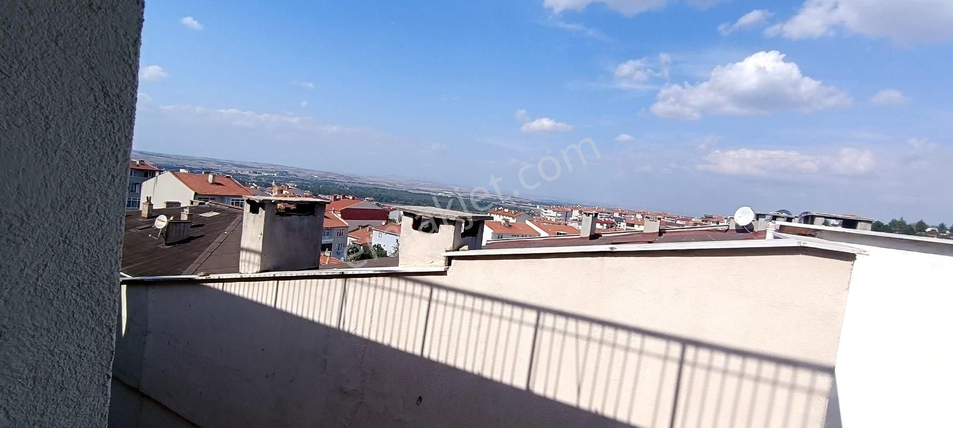 Kıyık Caddesi Üzerinde Kiralık 2+1 Daire....