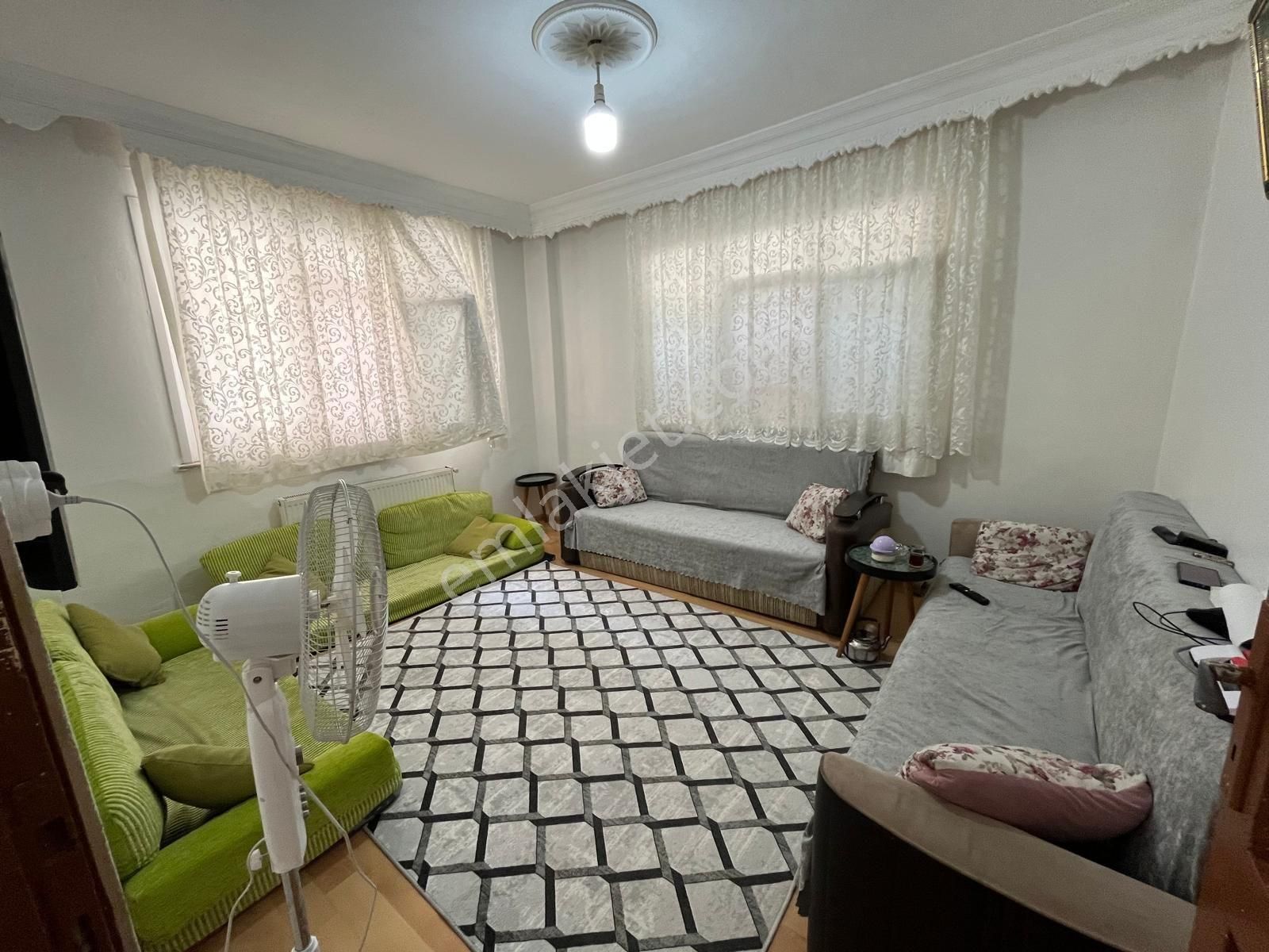 Savaş Emlak'tan Satılık 3+1 Bahçe Kat Tek Daire Üzeri