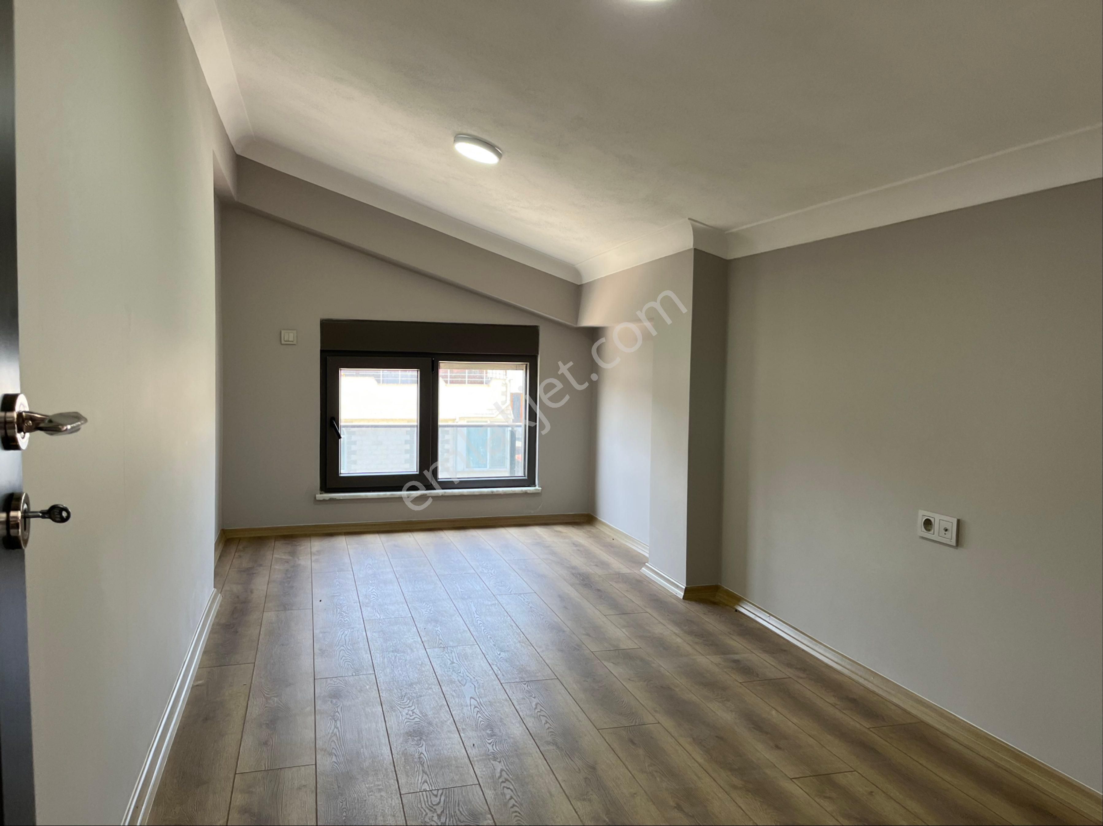 Mert Dinç Emlaktan Güre Sahilinde 4+1 Triplex Geniş Bahçeli Köşe Villa - Görsel 25