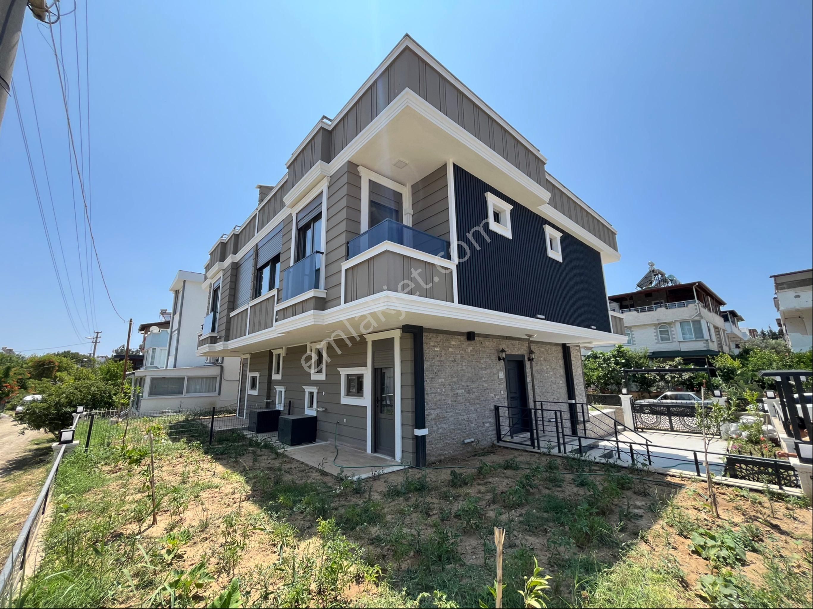 Mert Dinç Emlaktan Güre Sahilinde 4+1 Triplex Geniş Bahçeli Köşe Villa - Görsel 6