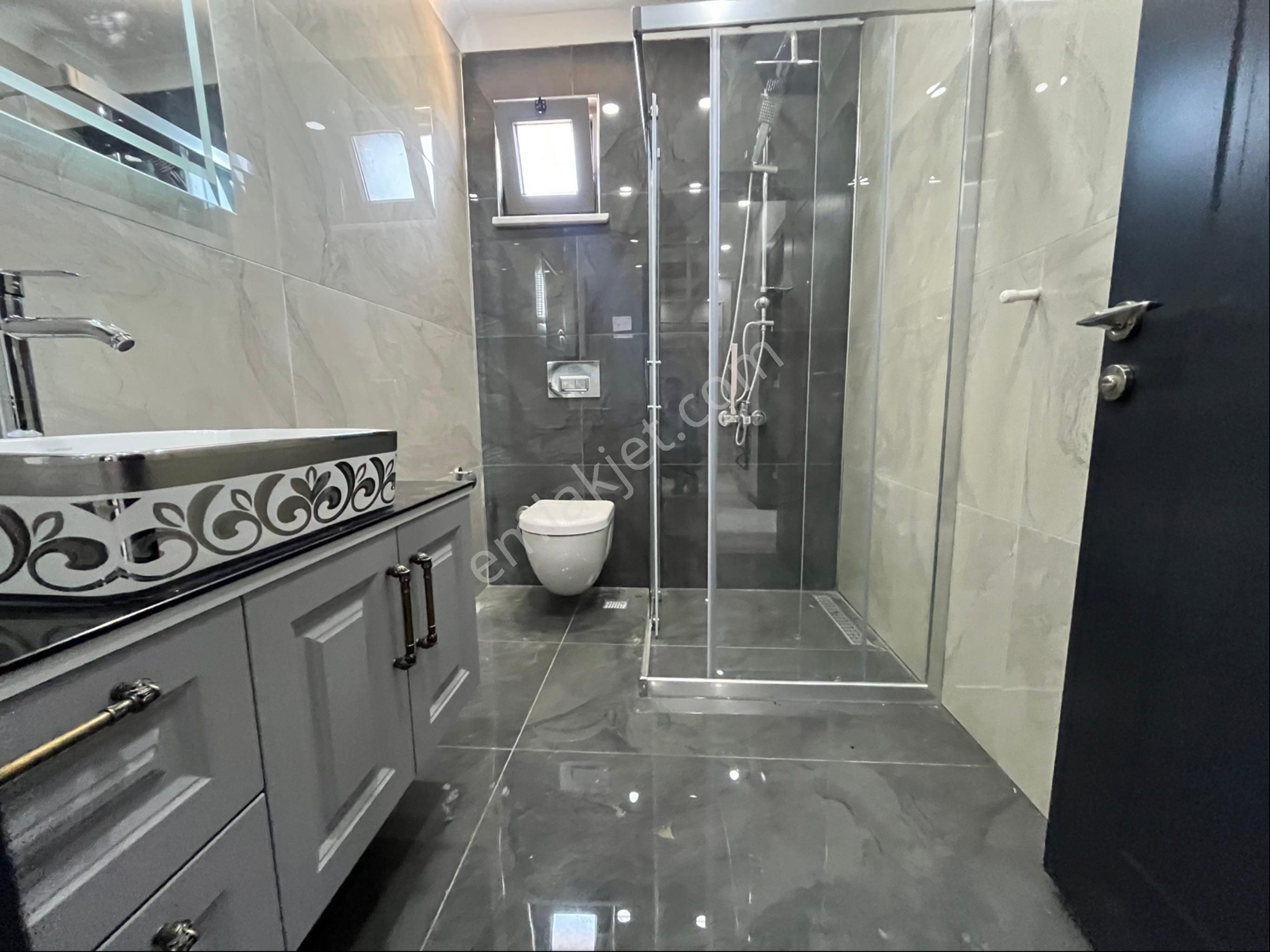 Mert Dinç Emlaktan Güre Sahilinde 4+1 Triplex Geniş Bahçeli Köşe Villa - Görsel 20