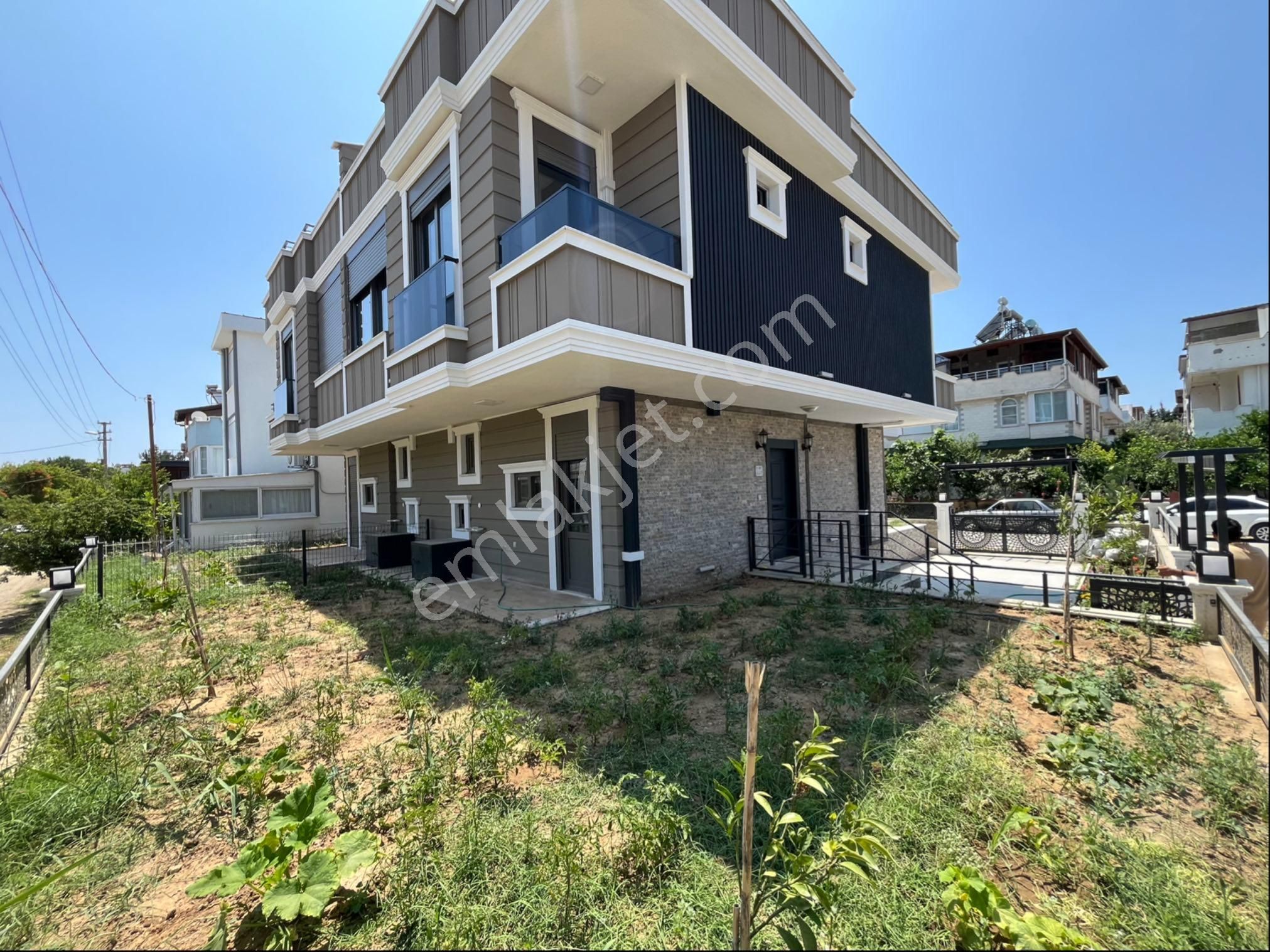 Mert Dinç Emlaktan Güre Sahilinde 4+1 Triplex Geniş Bahçeli Köşe Villa - Görsel 5