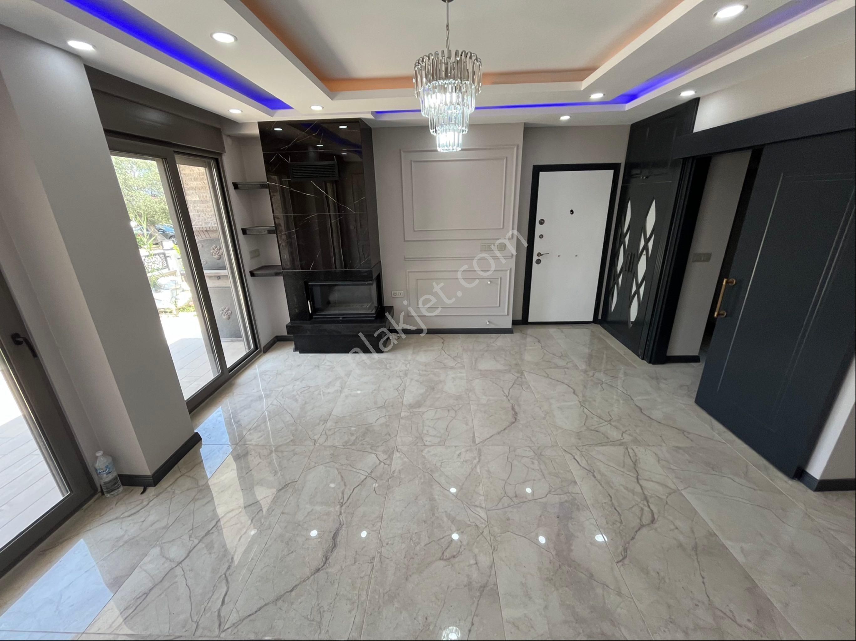 Mert Dinç Emlaktan Güre Sahilinde 4+1 Triplex Geniş Bahçeli Köşe Villa - Görsel 10