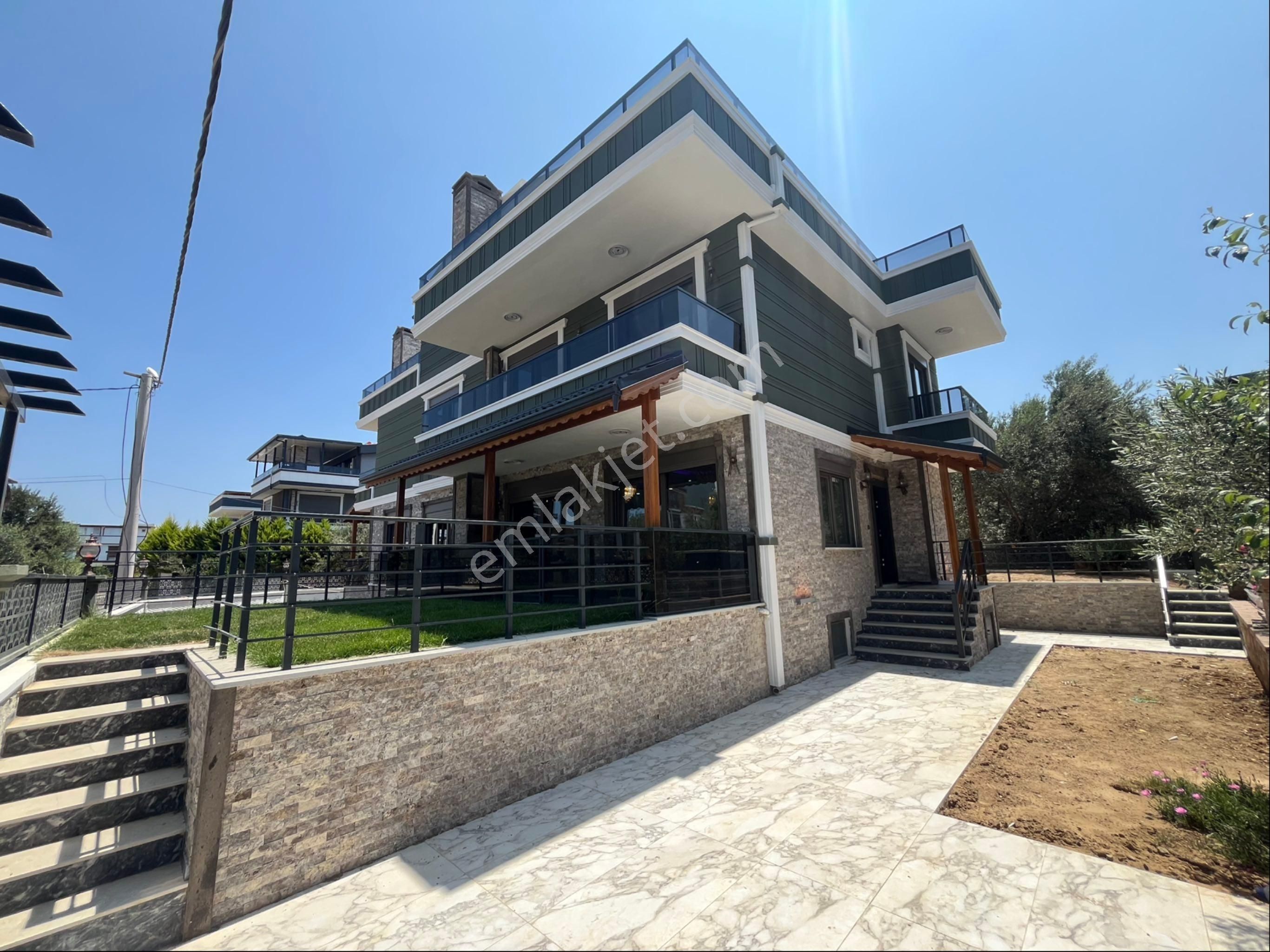 Güre Sahilinde 6+1 Ultra Lüx Villa