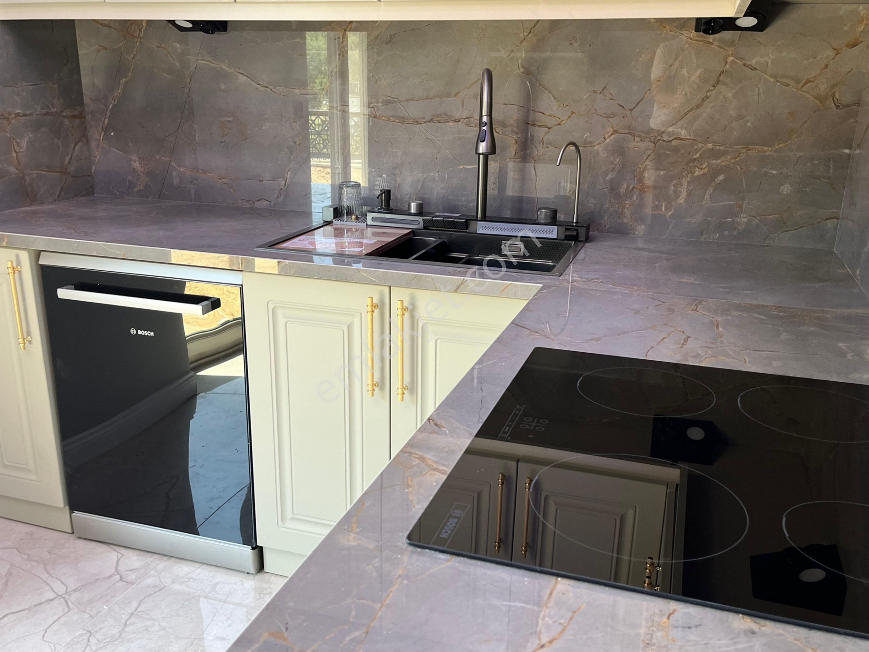 Güre Sahilinde 6+1 Ultra Lüx Villa - Görsel 16