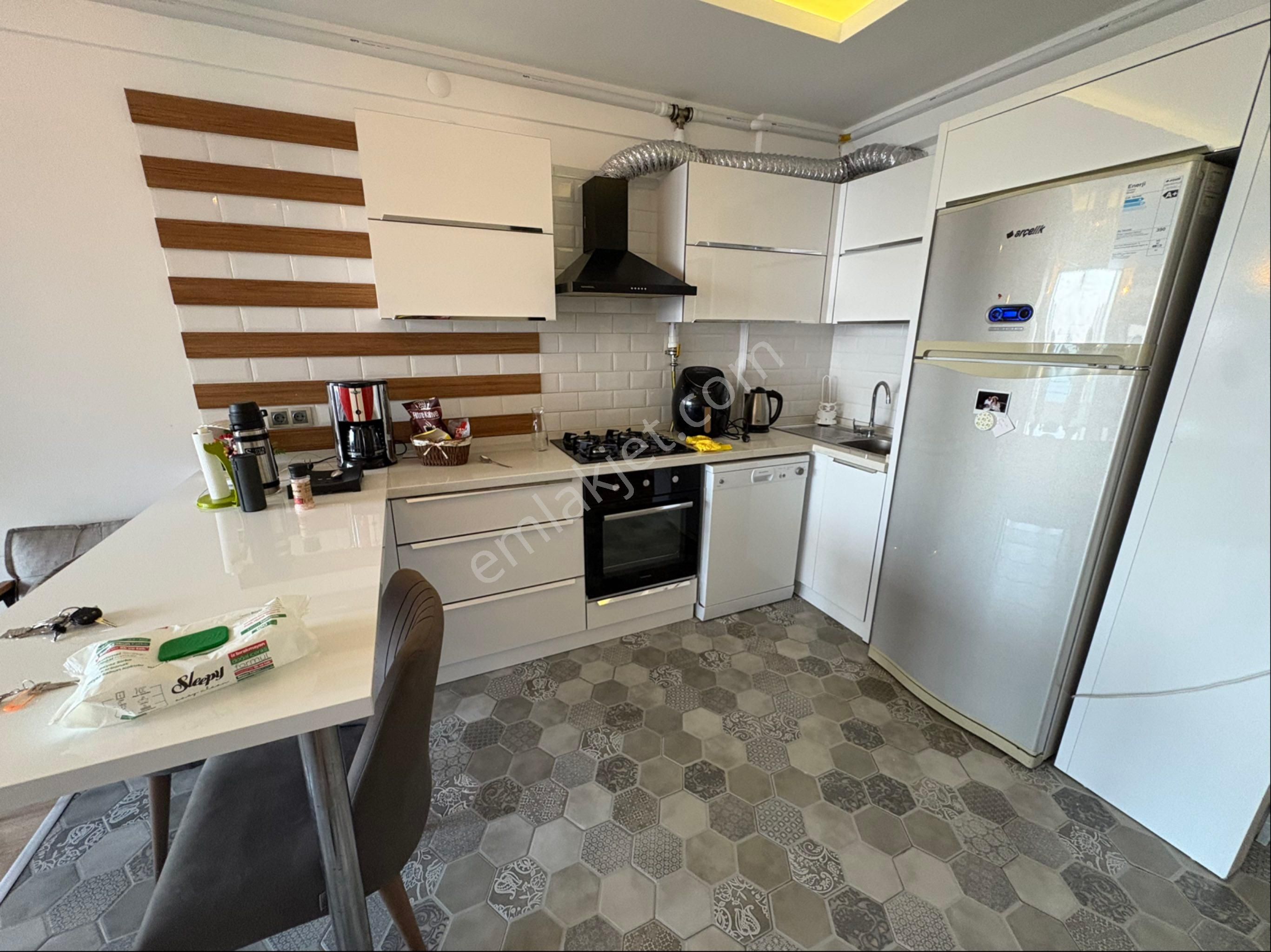 Körfez’de Tramvaya Sıfır Modern Yapılı Dubleks Daire - Görsel 14