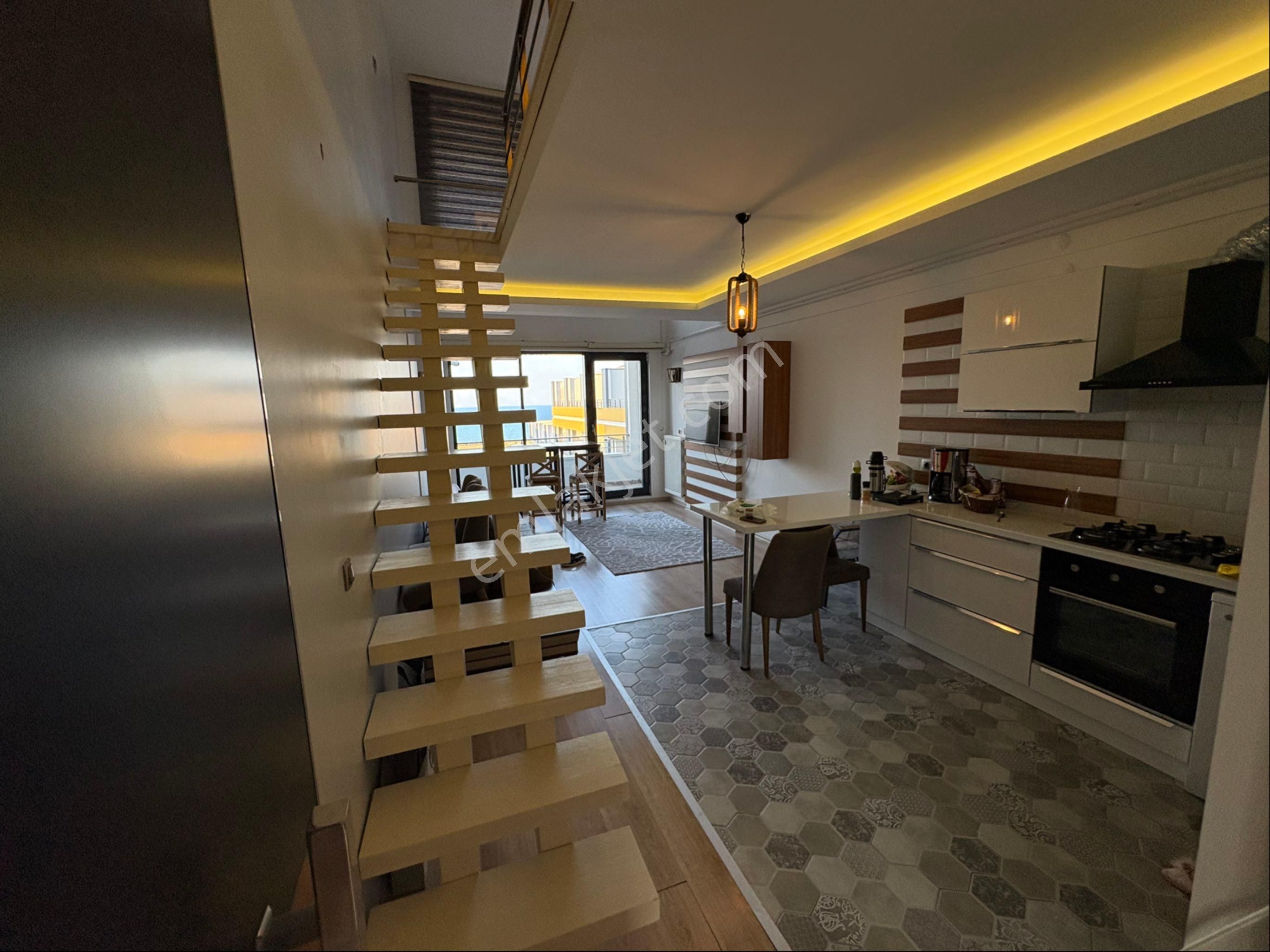 Körfez’de Tramvaya Sıfır Modern Yapılı Dubleks Daire