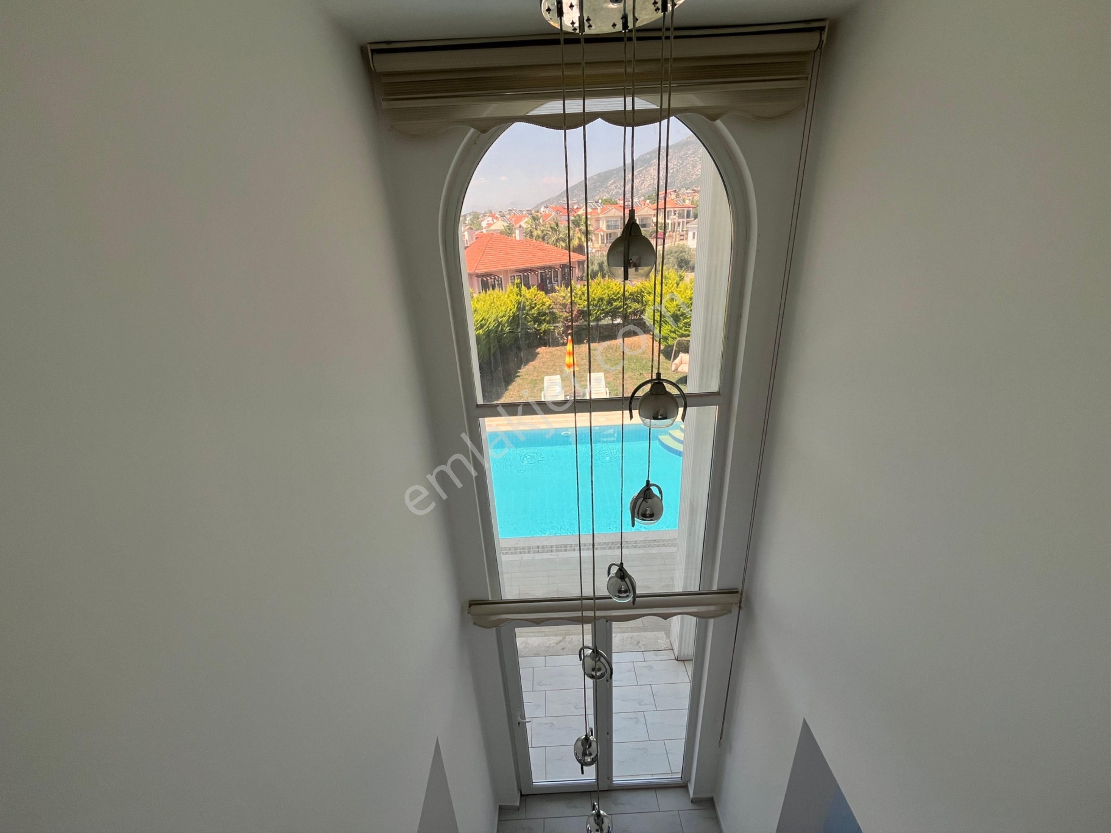 Feethiye Ovacıkta Satılık 4+1 Full Eşyalı Lüks Villa