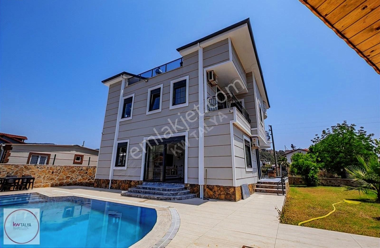 Antalya Kemer Göynük'te Tripleks, Havuzlu, Müstakil Villa!