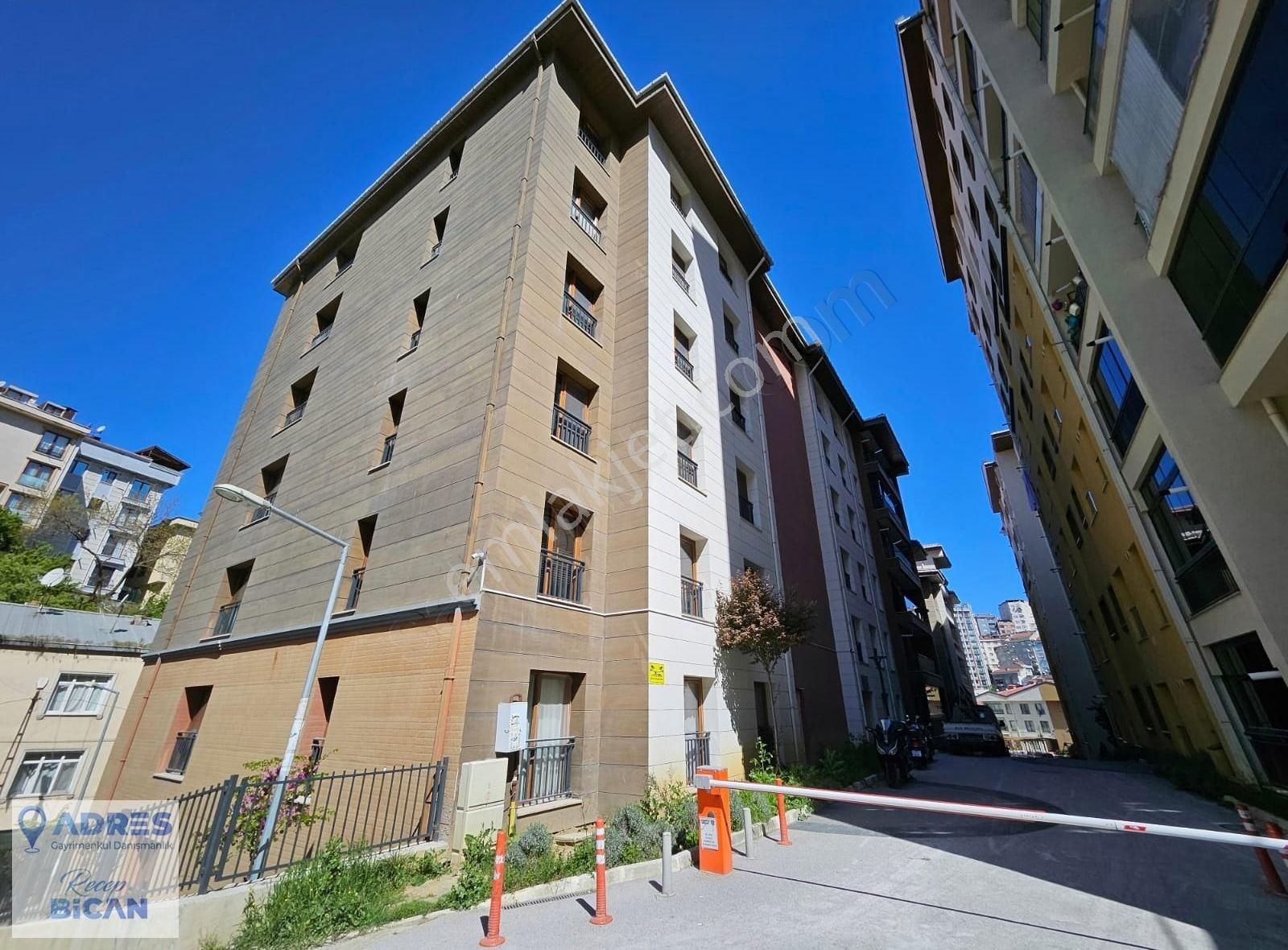 Kağıthane Yahya Kemal Toki Büyük Tip Ebeveyn B.3+1 Satılık Daire