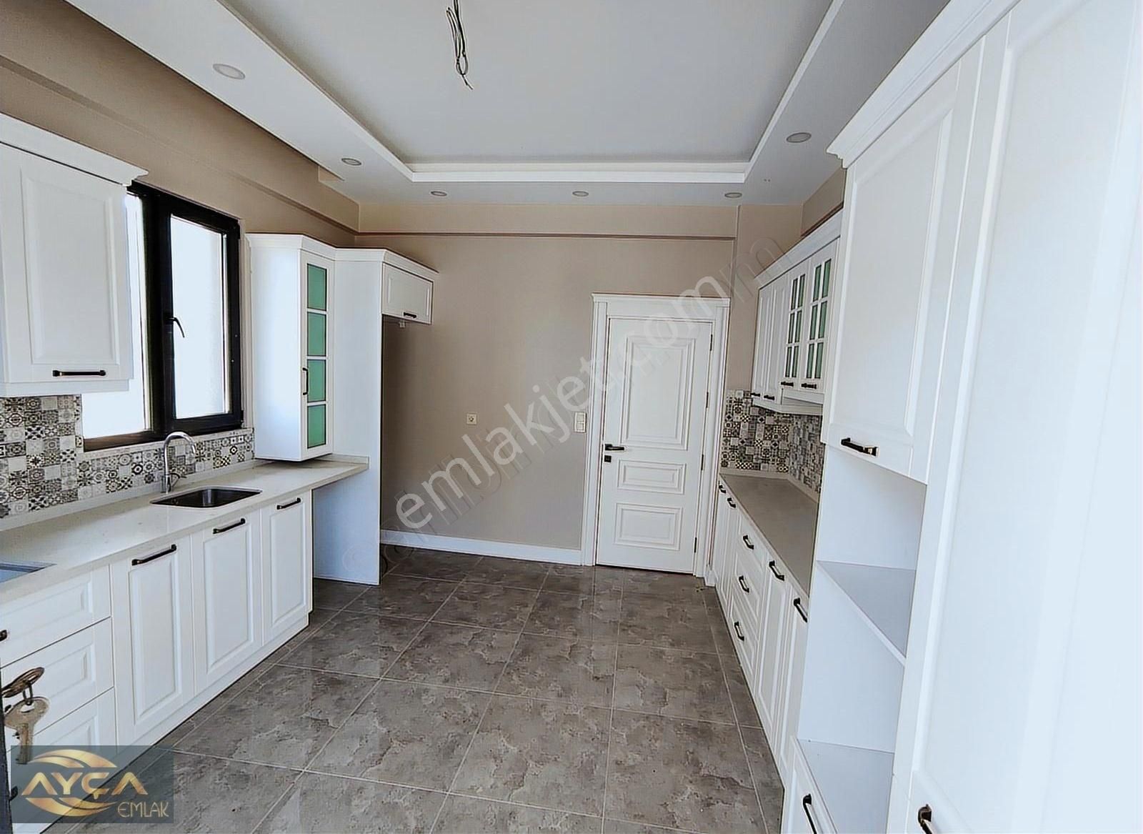 Manzaralı ,geniş Lüks Ayçadan Satılık 5+2 Müstakil,bahçeli Villa - Görsel 27